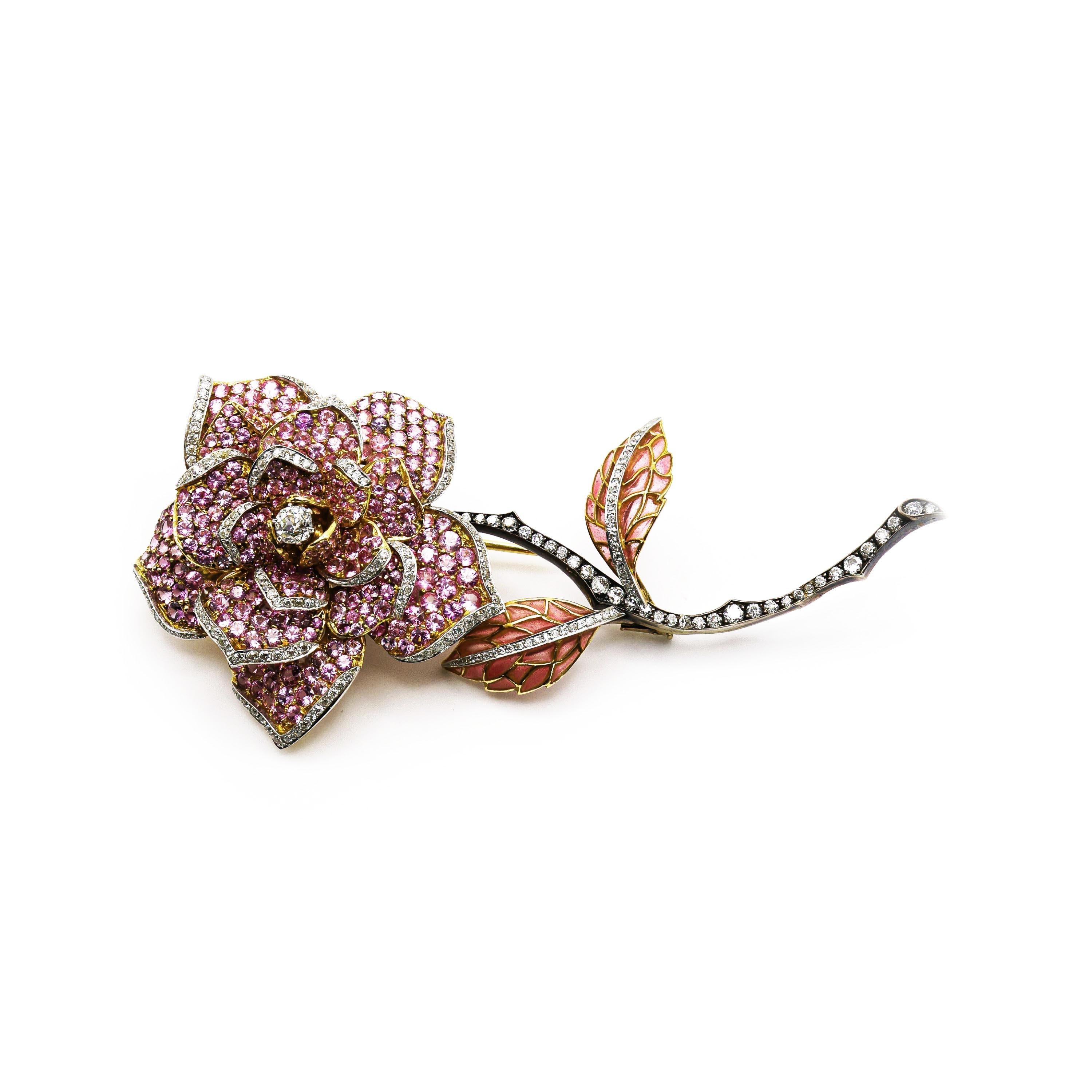 Moderno Conjunto de Broche y Pendientes Moira Rosa de Zafiro Rosa y Diamante en Oro y Plata en venta 1