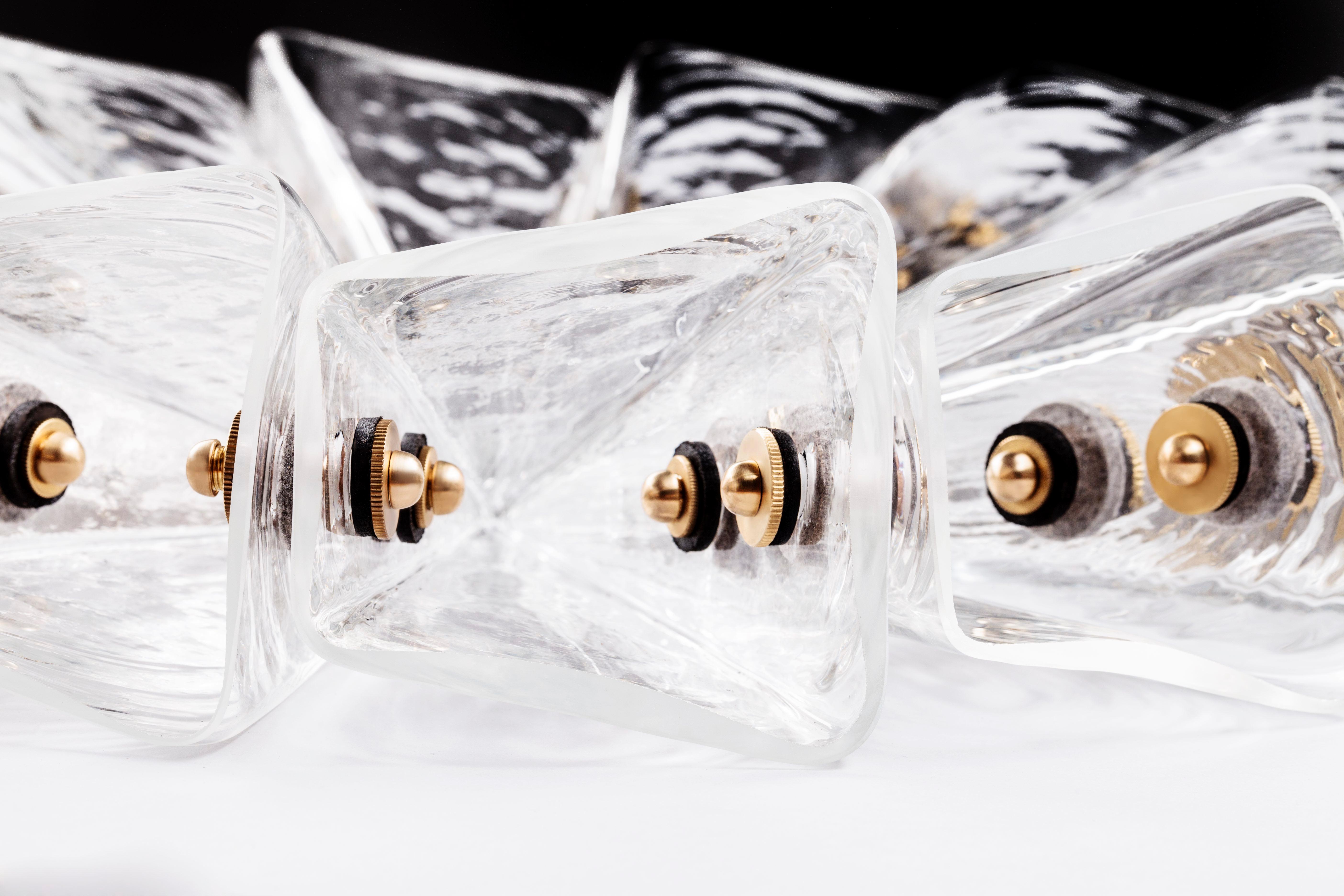 Moderner Kronleuchter und Einbaubeleuchtung aus mundgeblasenem Glas und Bass Polaris-Glas (amerikanisch) im Angebot