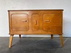 Buffet moderne en bois de bouleau moulé pour Thaden Jordan