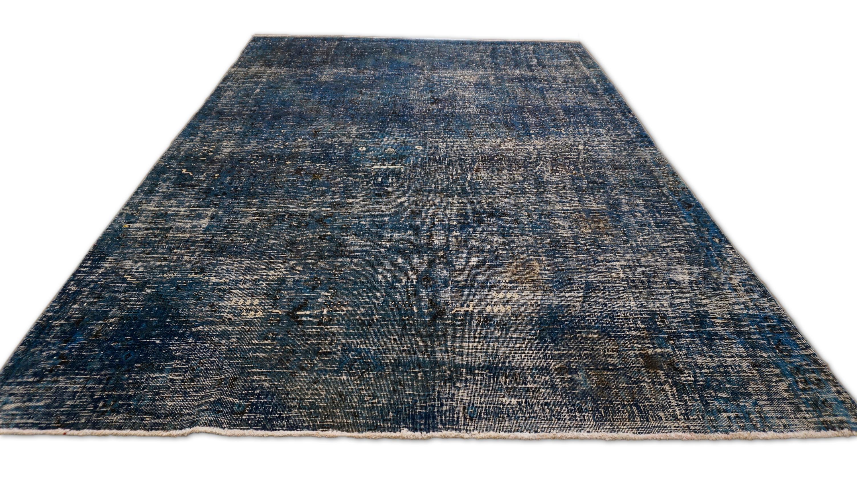 Modern Monochrome Blau und Anthrazit Overdyed Wollteppich 6'2''x8'1'' (Pakistanisch) im Angebot