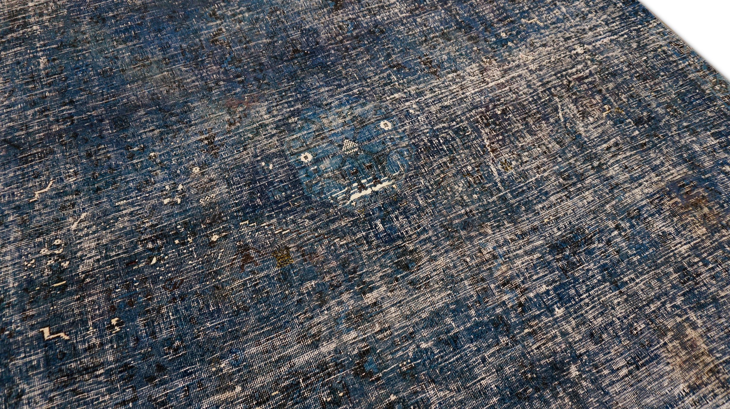 Modern Monochrome Blau und Anthrazit Overdyed Wollteppich 6'2''x8'1'' (Handgeknüpft) im Angebot