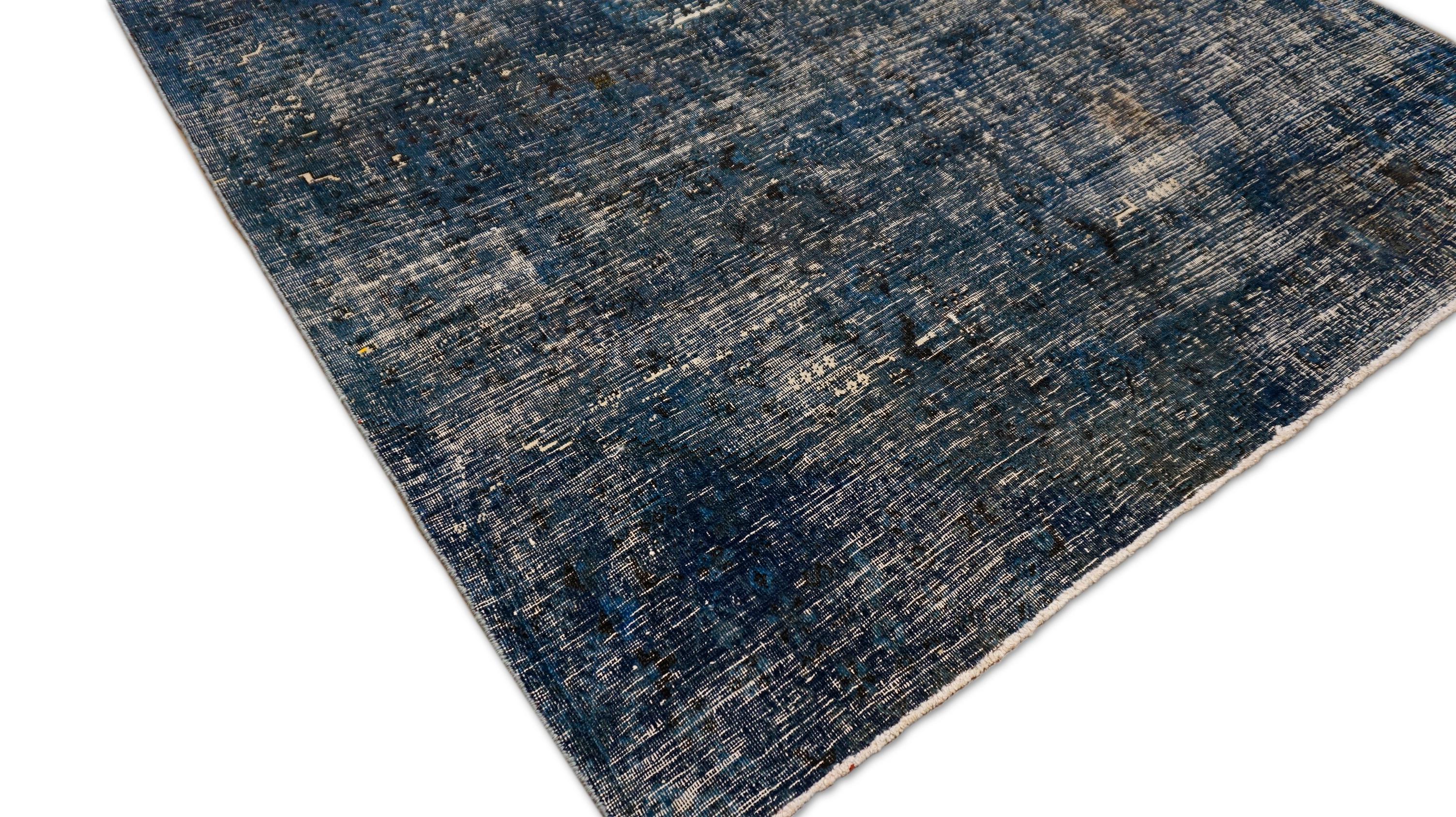 Modern Monochrome Blau und Anthrazit Overdyed Wollteppich 6'2''x8'1'' (20. Jahrhundert) im Angebot