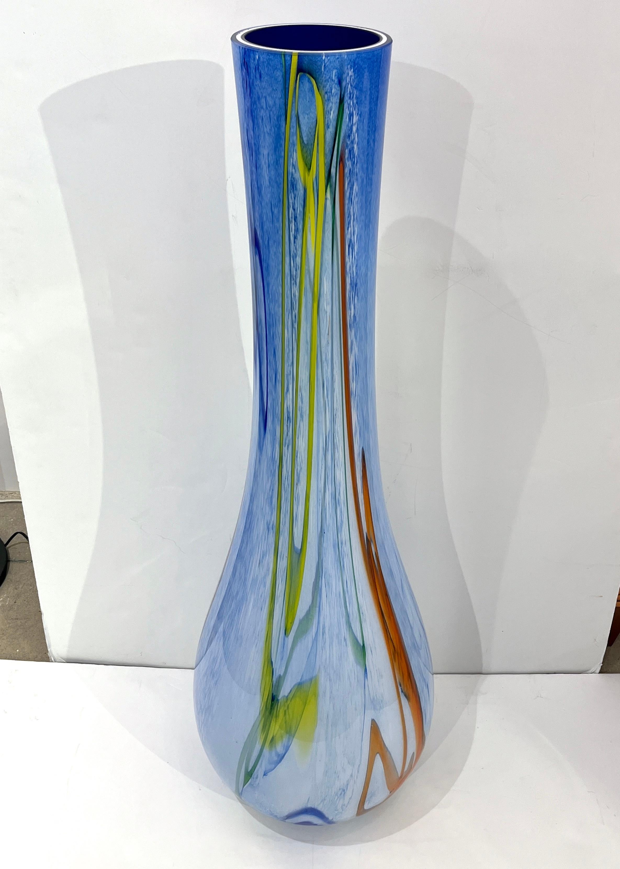 Verre brun Monumental vase en verre de Murano en bleu, blanc, jaune, vert et orange en vente