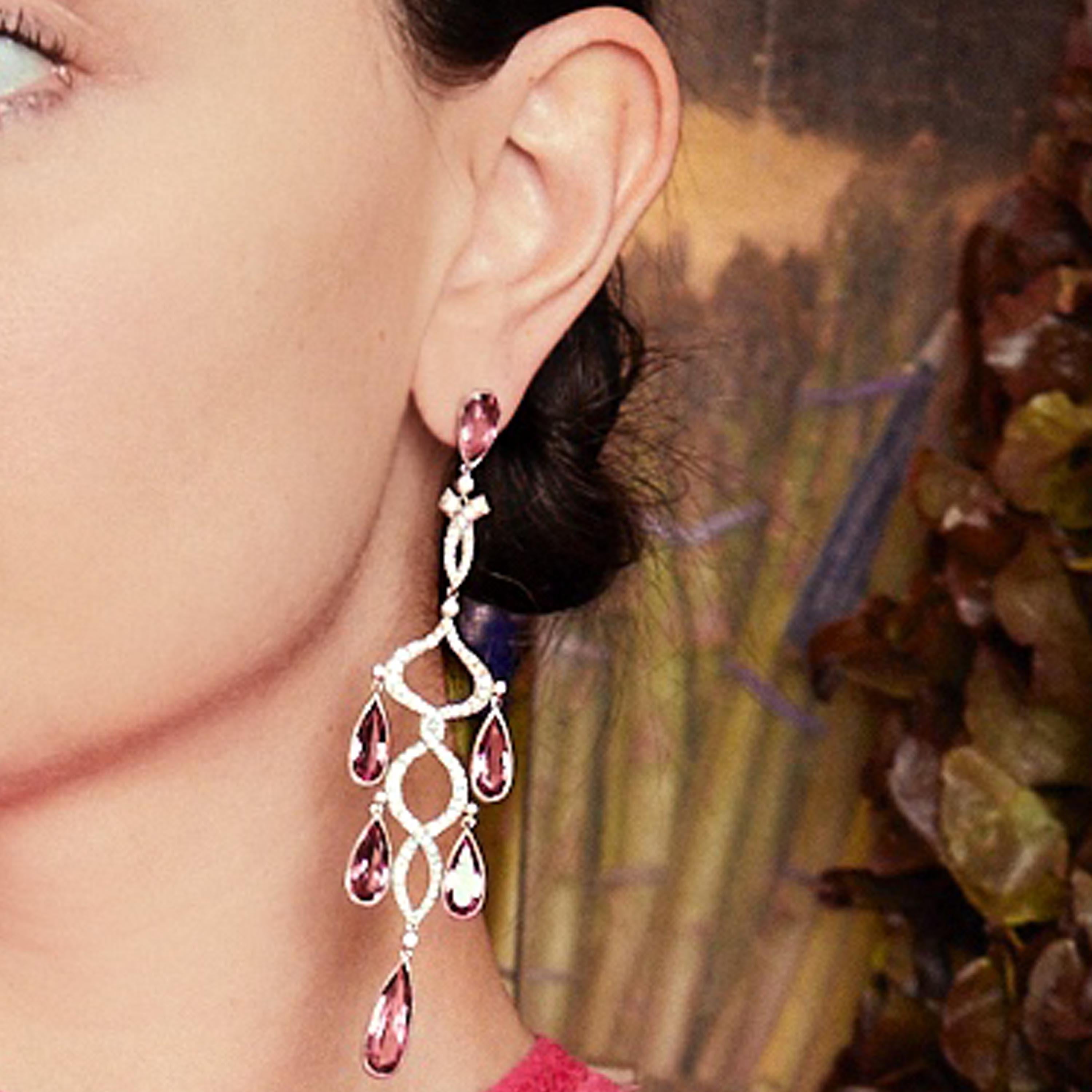 Boucles d'oreilles chandelier modernes en morganite, diamant et platine Pour femmes en vente