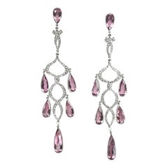 Orecchini chandelier moderni in morganite, diamanti e platino