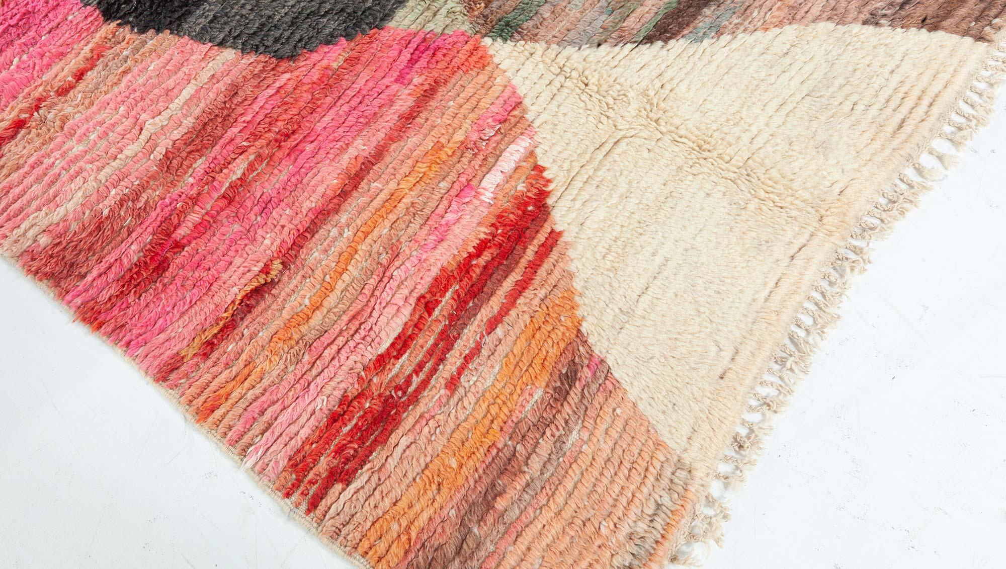 XXIe siècle et contemporain Tapis moderne marocain abstrait en laine fait à la main par Doris Leslie Blau en vente