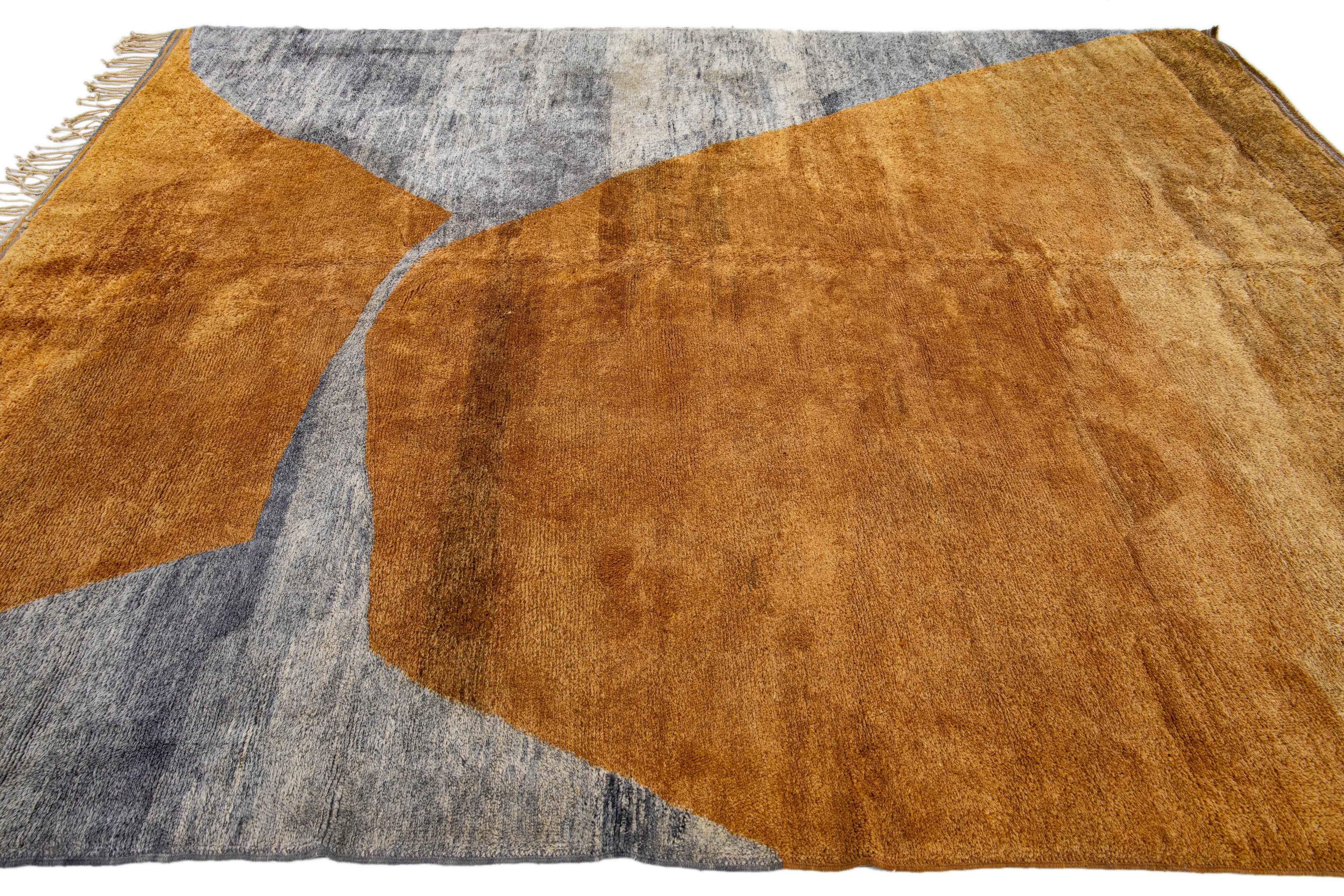 Modern Moroccan Abstract Motif Handmade Gray and Goldenrod Wool Rug In New Condition For Sale In Norwalk, CT