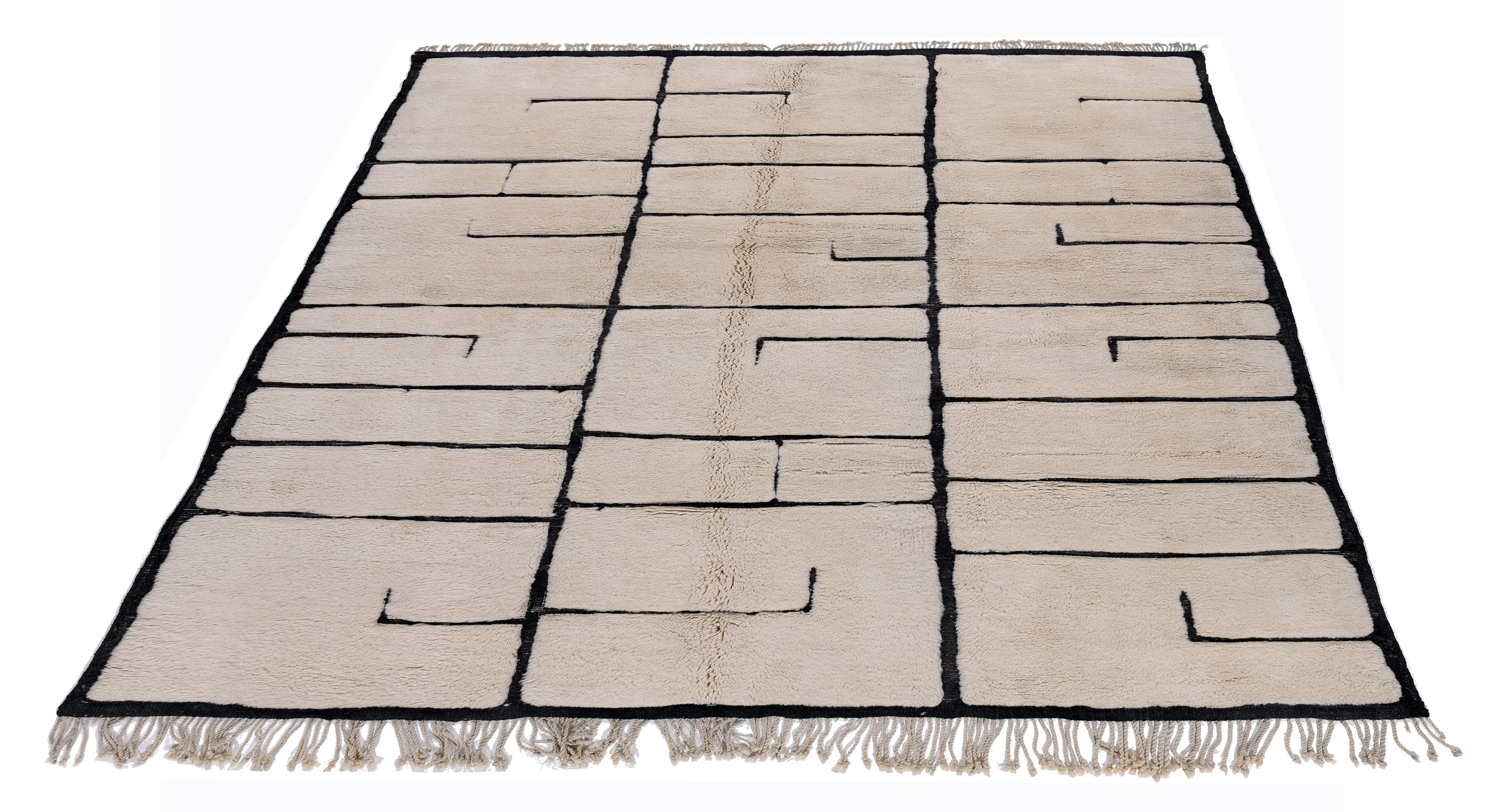 XXI secolo e contemporaneo Tappeto moderno marocchino Beni Mrirt - Disegno a blocchi geometrici nero e avorio in vendita