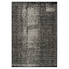 Moderner moderner marokkanischer abstrakter Teppich im Berberstil in Schwarz und Silber, auf Lager