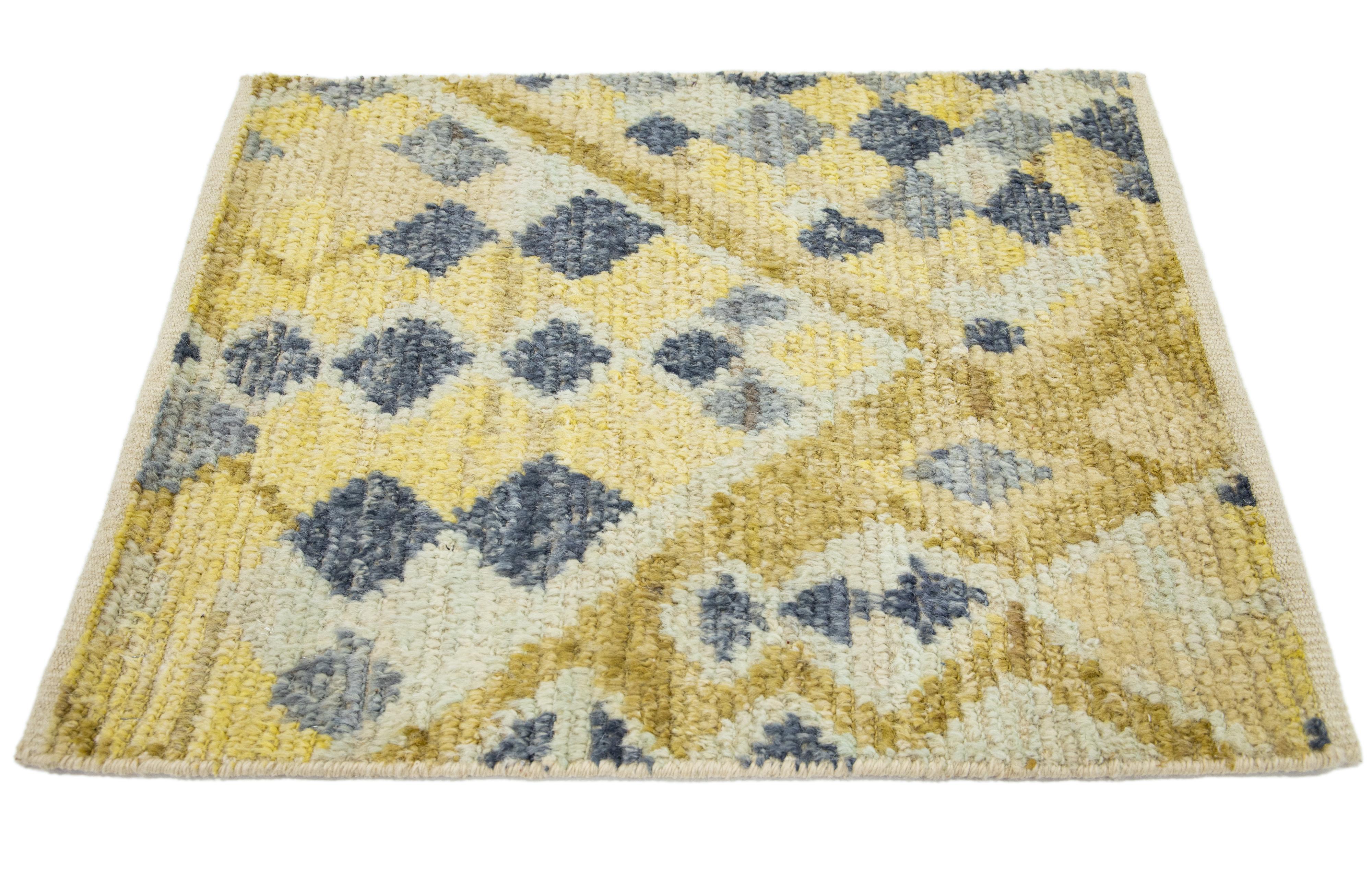 Apadana's Modern Moroccan Style wool custom rug. Custom sizes and colors made-to-order. 

Material: Wool 
Techniques: Hand-Knotted
Style: Vintage Berber Moroccan 
Lead time: Approx. 15-16 wks available 
Colors: As shown, other custom colors are