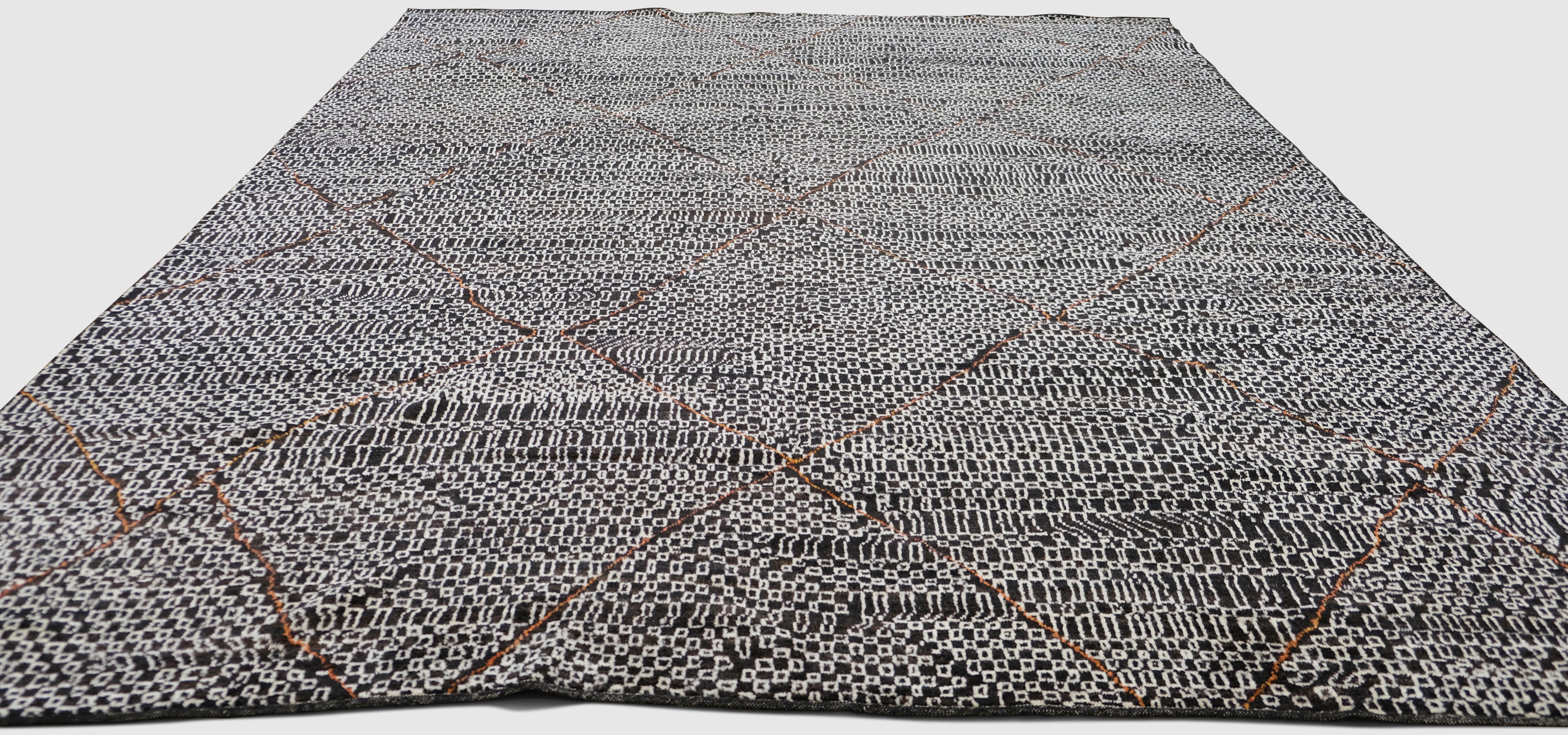 Pakistanais The Moderns MODERN Tapis en laine noir et ivoire 10'4''x13'10'' en vente
