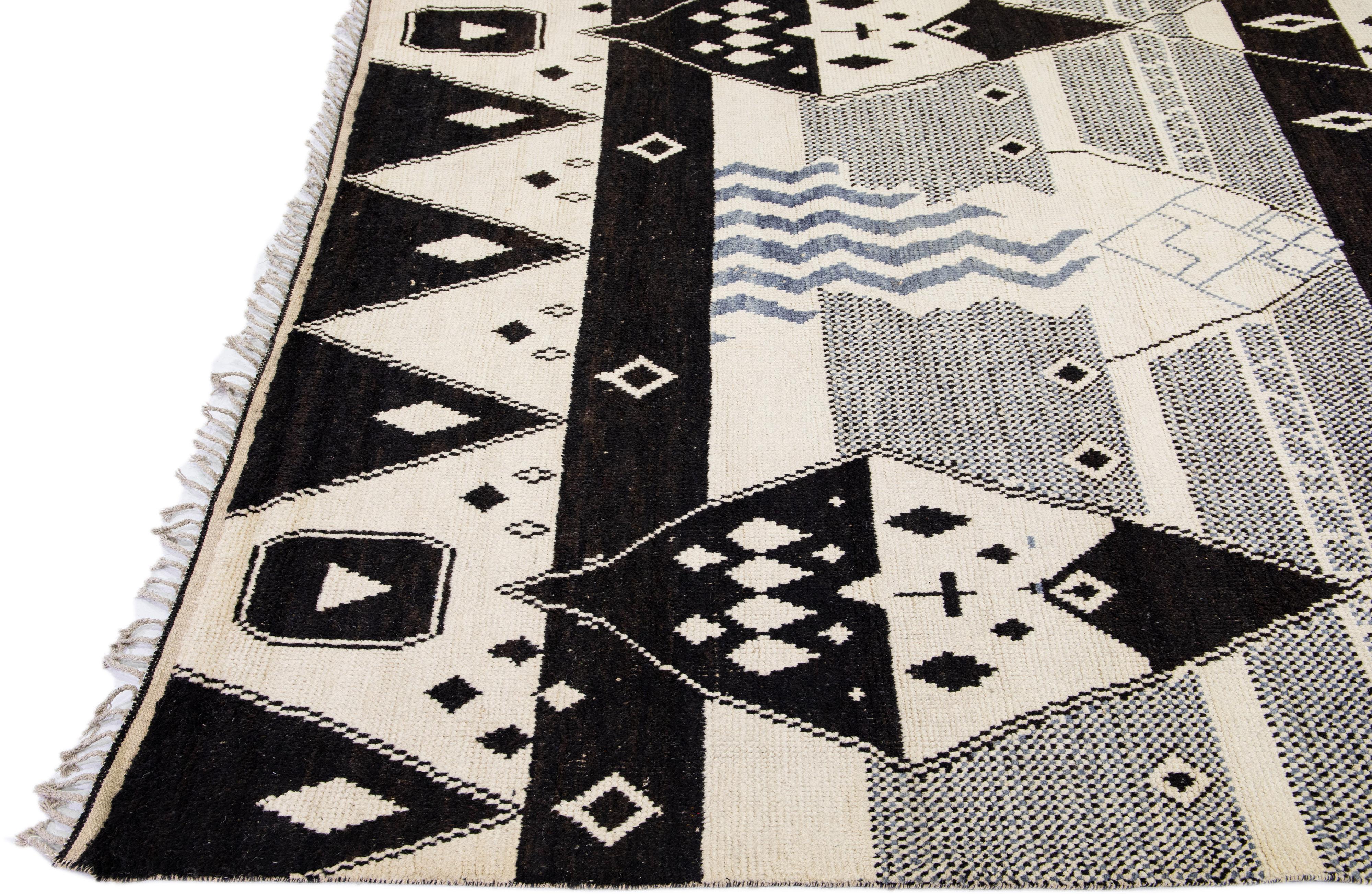 Hand-Knotted Modern Moroccan Boho Style Handmade Beige & Black Wool Rug For Sale
