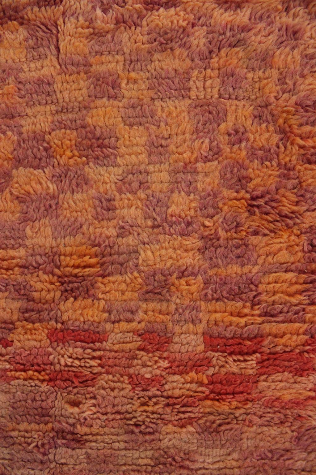 Modern Moroccan Boujad runner rug - Pink - 2.9x6.3feet / 90x193cm For Sale 6
