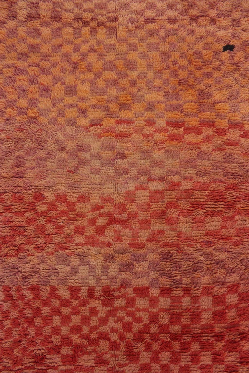 Modern Moroccan Boujad runner rug - Pink - 2.9x6.3feet / 90x193cm For Sale 1