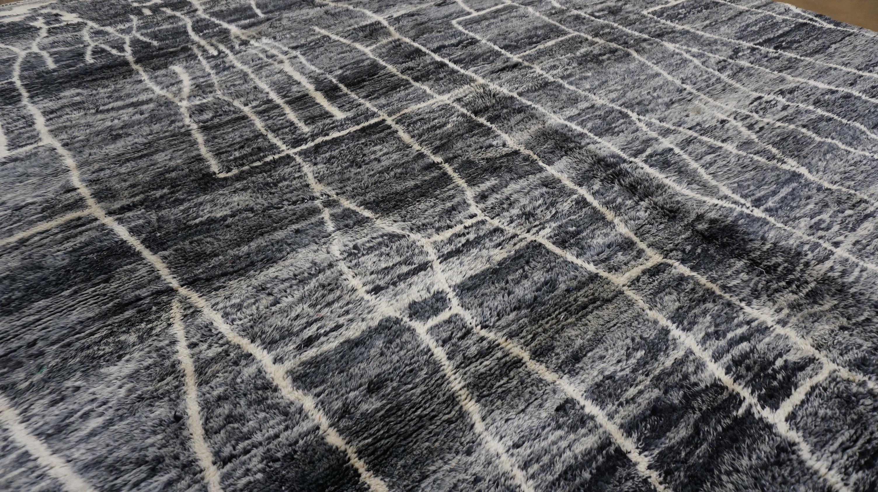 Modern Moroccan Charcoal Ivory Wool Rug 10'9''x17' For Sale 4