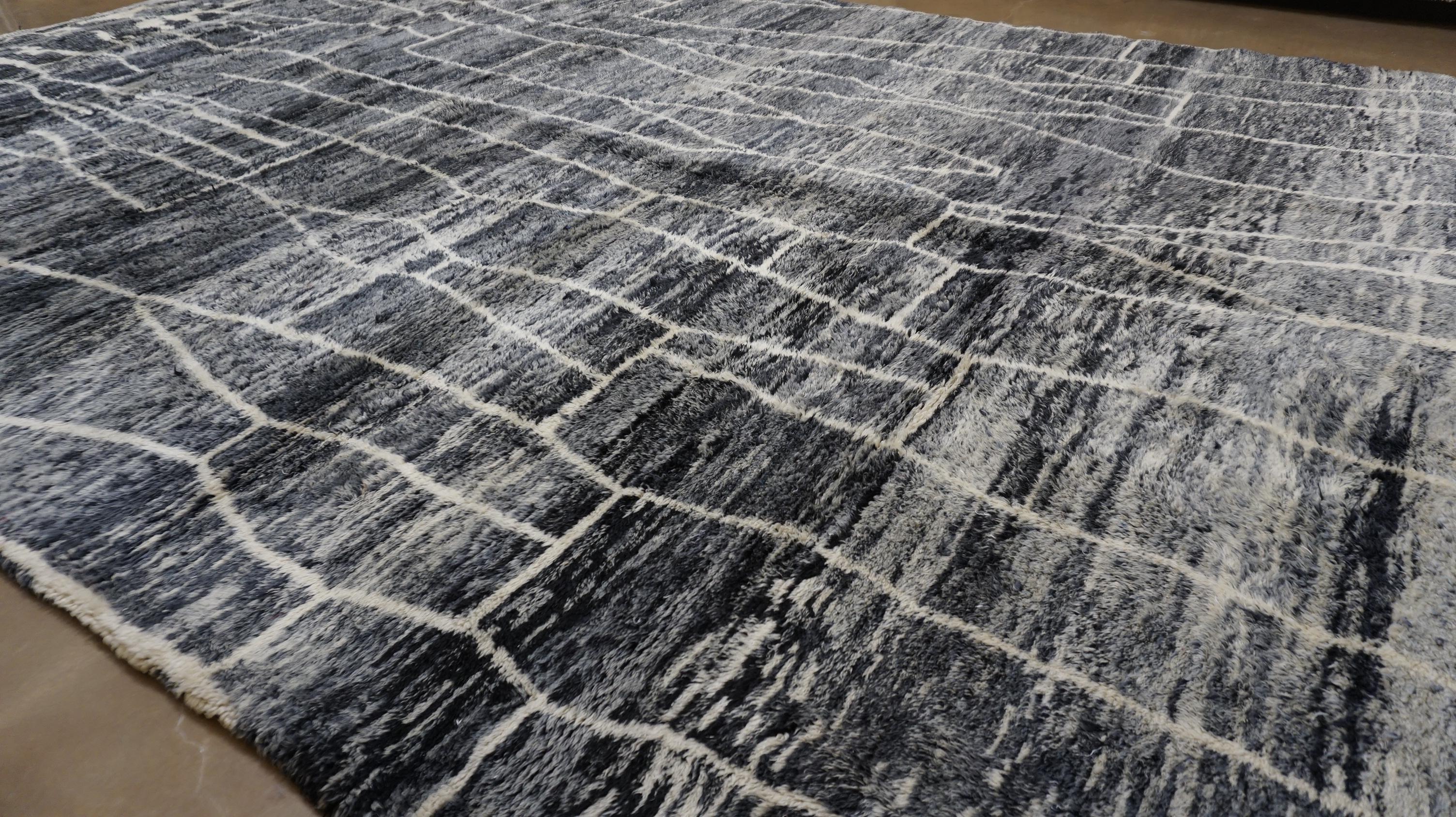 Modern Moroccan Charcoal Ivory Wool Rug 10'9''x17' For Sale 5