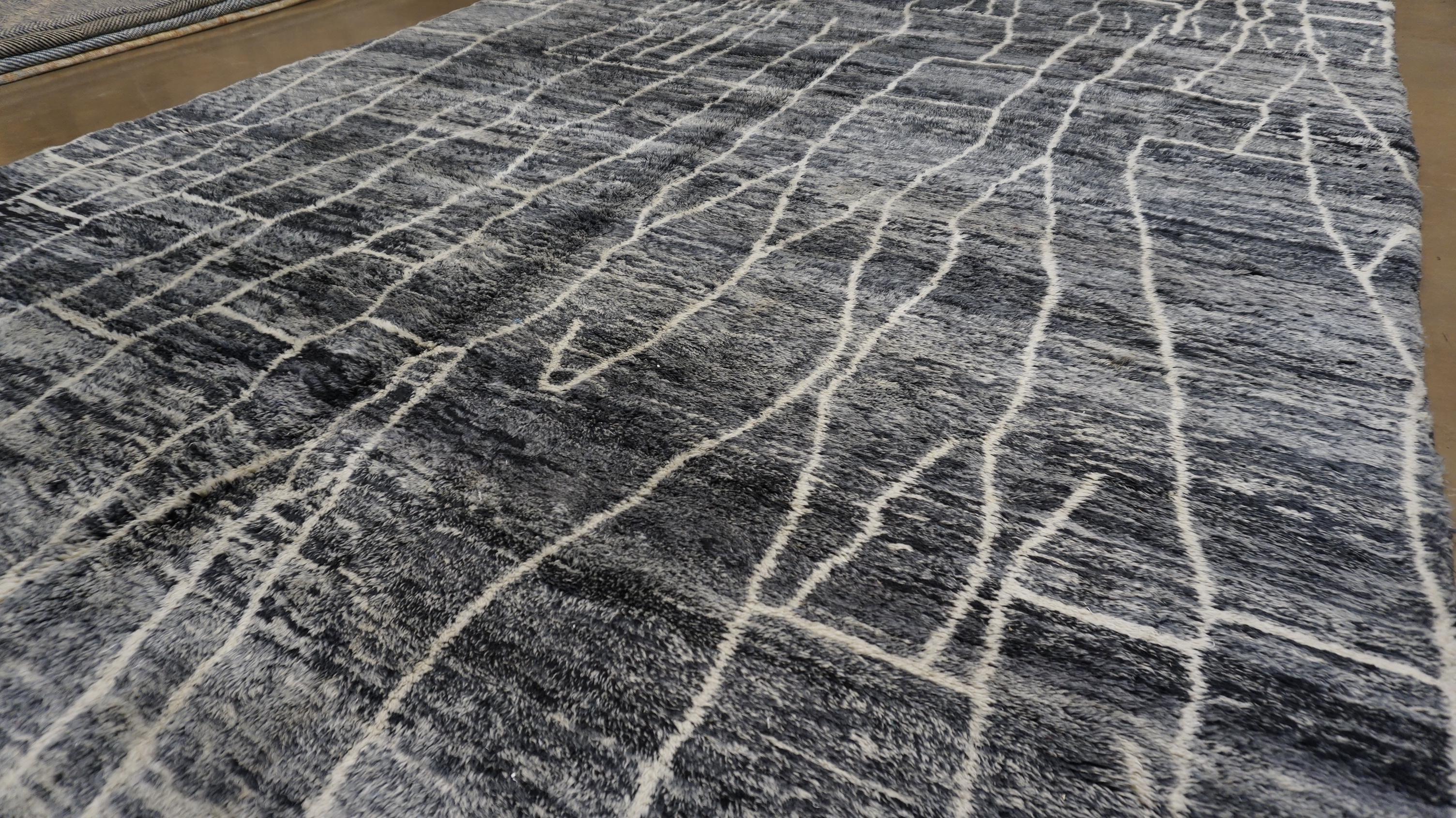 Bohemian Modern Moroccan Charcoal Ivory Wool Rug 10'9''x17' For Sale