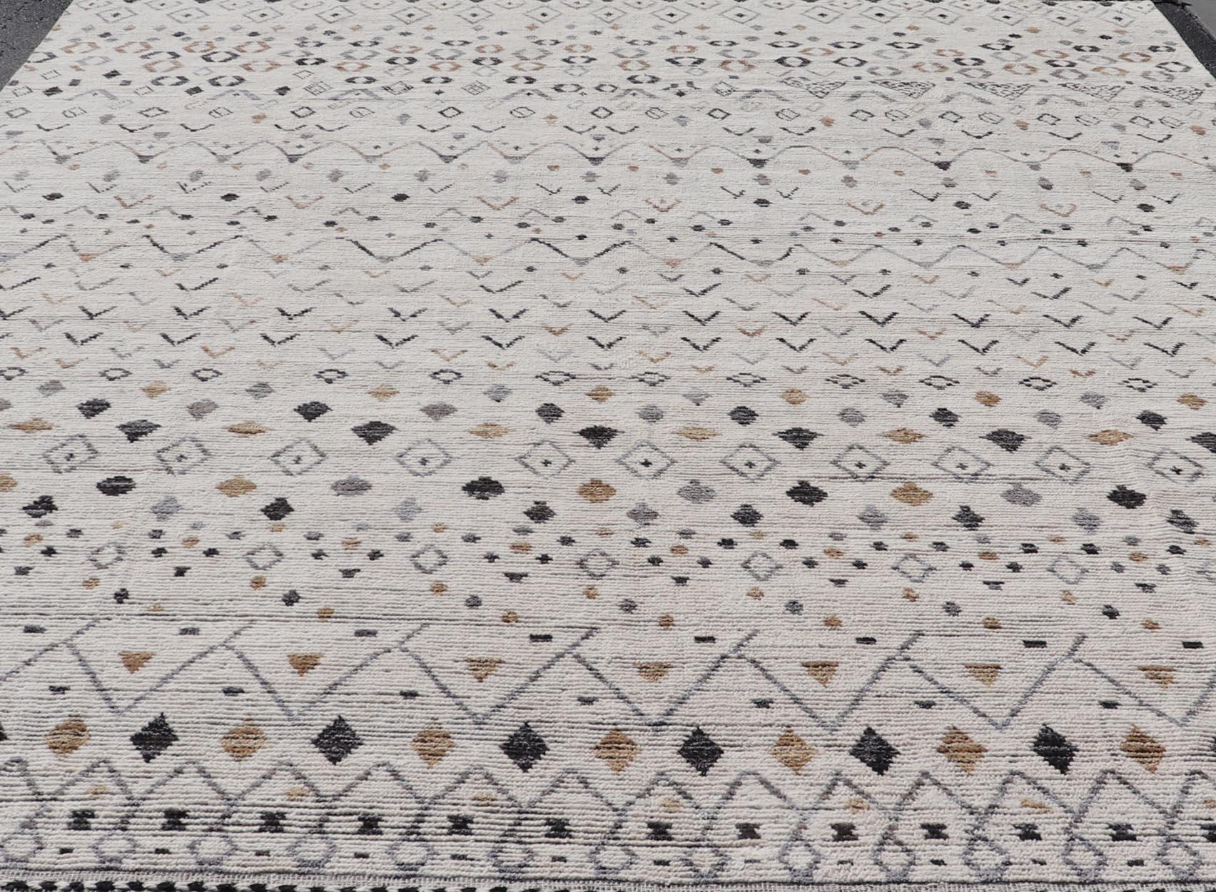 Modern Moroccan Charcoal Rug in Neutral Tones with Subdued Design 12'1 x 17'6 For Sale 2