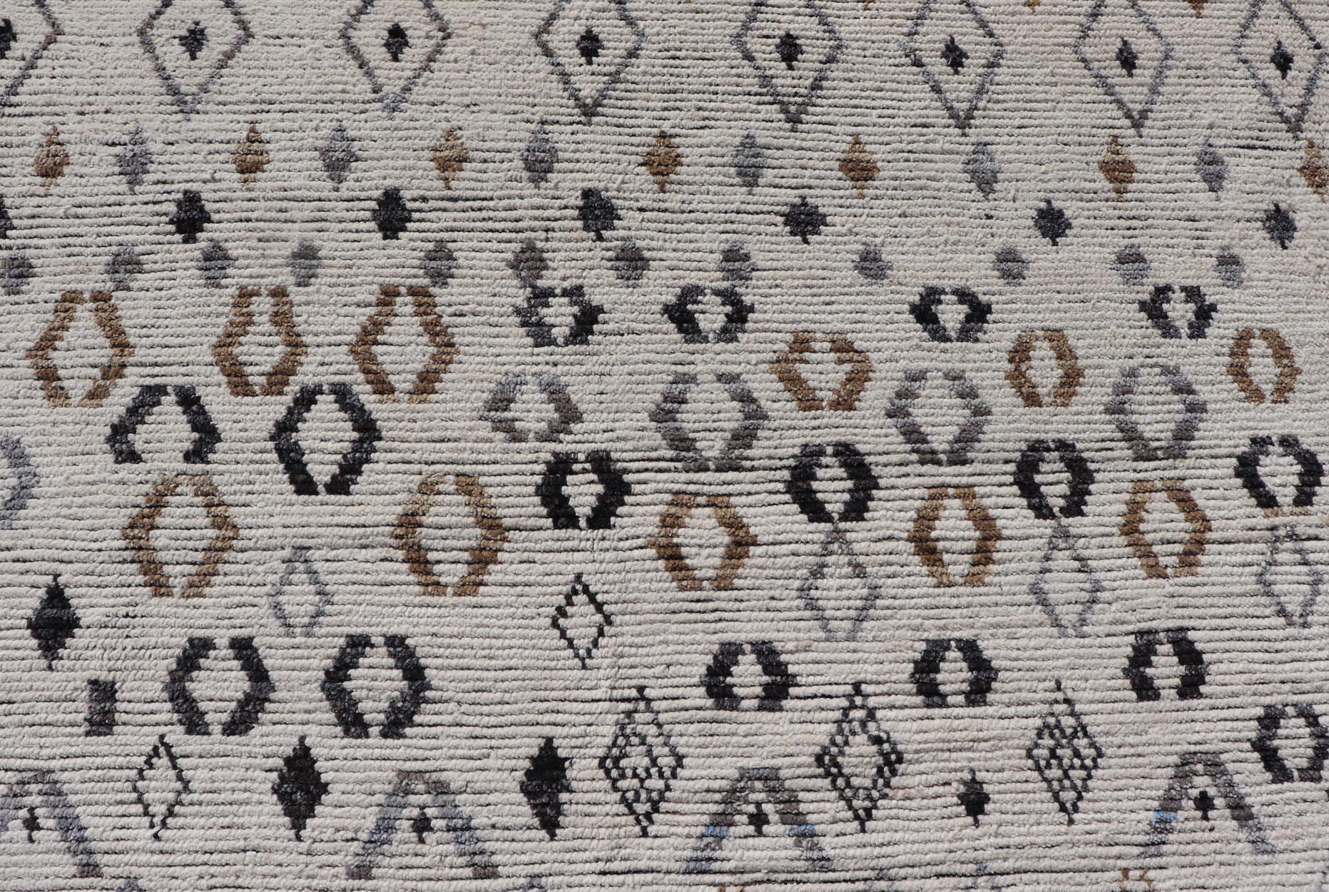 Modern Moroccan Charcoal Rug in Neutral Tones with Subdued Design 12'1 x 17'6 In New Condition For Sale In Atlanta, GA