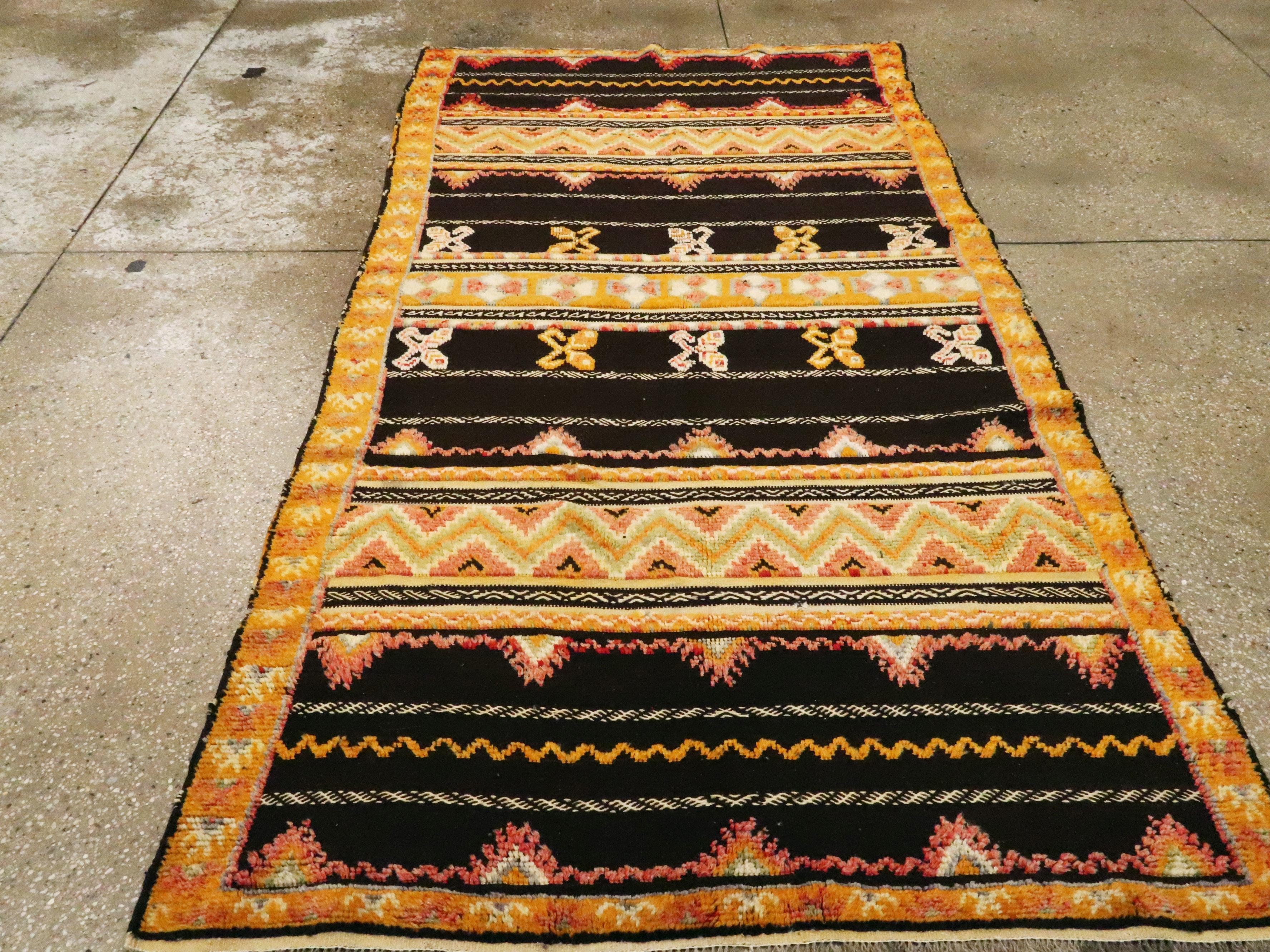 Hand-Woven Modern Moroccan Flat-Weave Rug For Sale