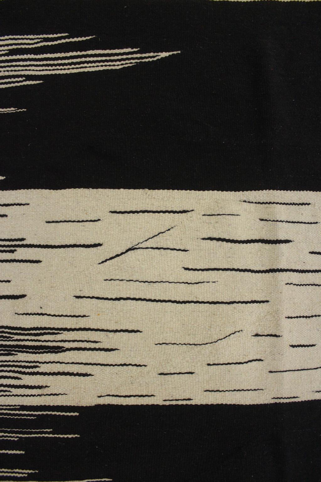 Modern Moroccan flatweave Akhnif rug - Black and white - 6.1x9.4feet / 186x287cm For Sale 3