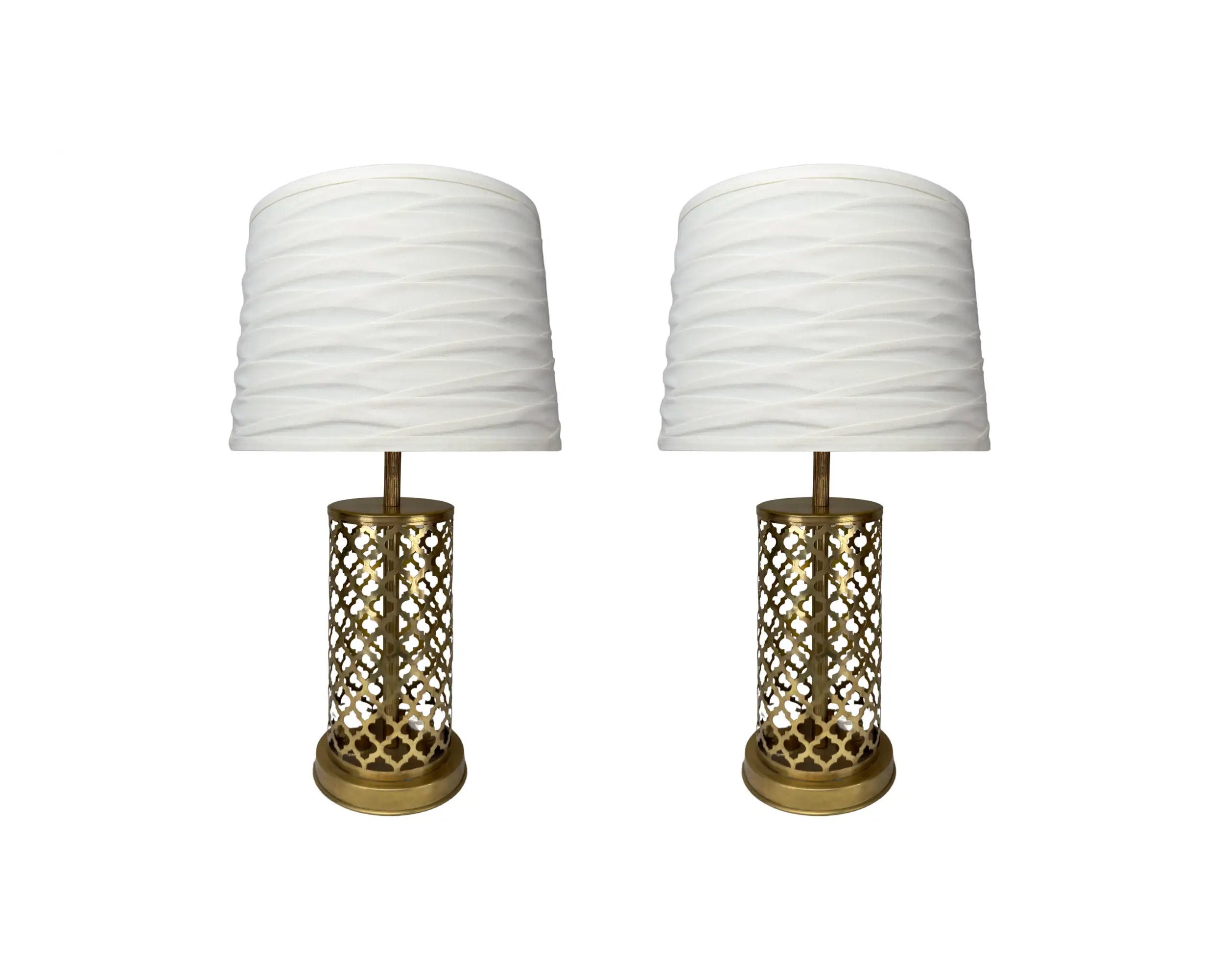 Lampe de table moderne marocaine en laiton doré faite à la main:: lumière inférieure & lumière supérieure:: une paire