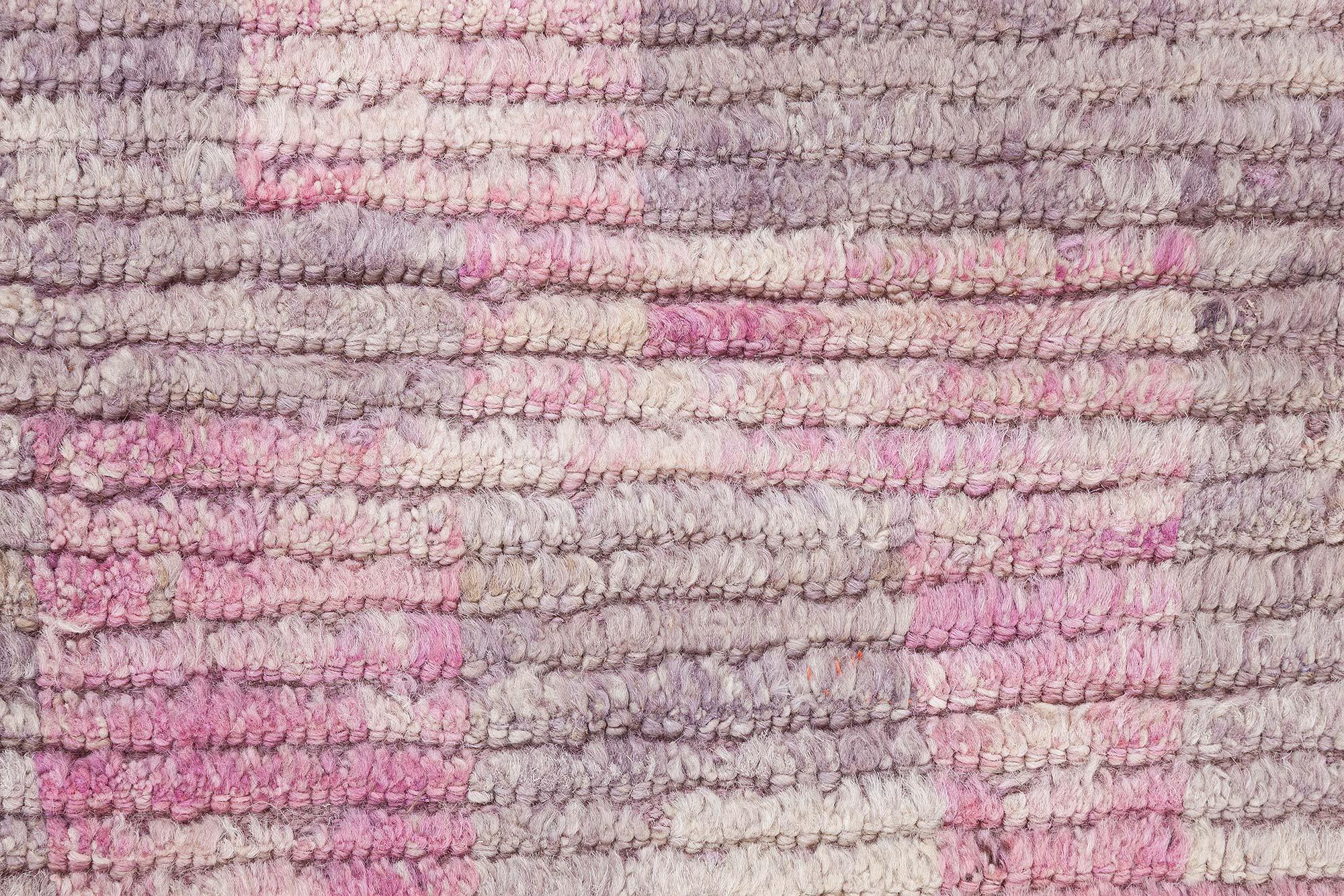 Modern Moroccan Hand-Knotted Runner by Doris Leslie Blau Anudado a mano en venta