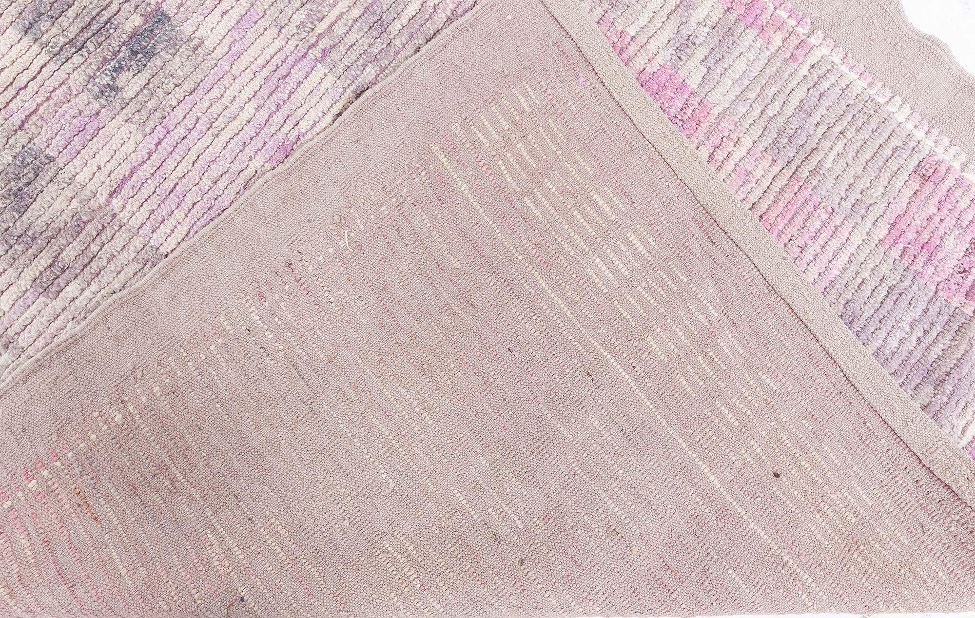 Modern Moroccan Hand-Knotted Runner by Doris Leslie Blau Lana en venta