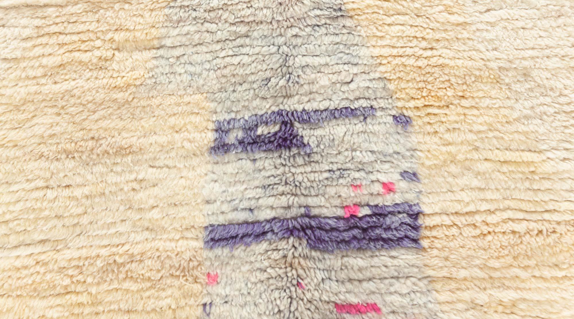 Moderner marokkanischer handgeknüpfter Wollteppich von Doris Leslie Blau (Stammeskunst) im Angebot