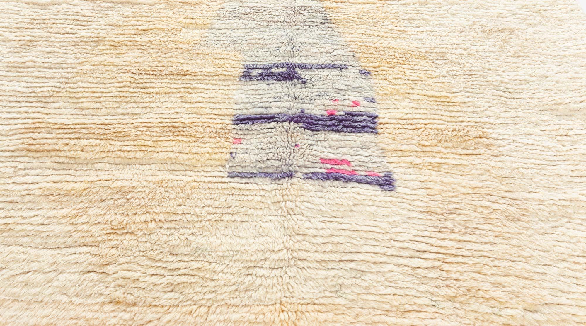Moderner marokkanischer handgeknüpfter Wollteppich von Doris Leslie Blau (21. Jahrhundert und zeitgenössisch) im Angebot