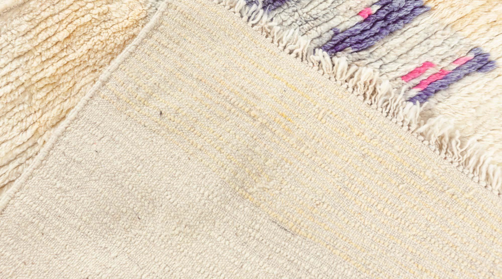 Moderner marokkanischer handgeknüpfter Wollteppich von Doris Leslie Blau (Wolle) im Angebot