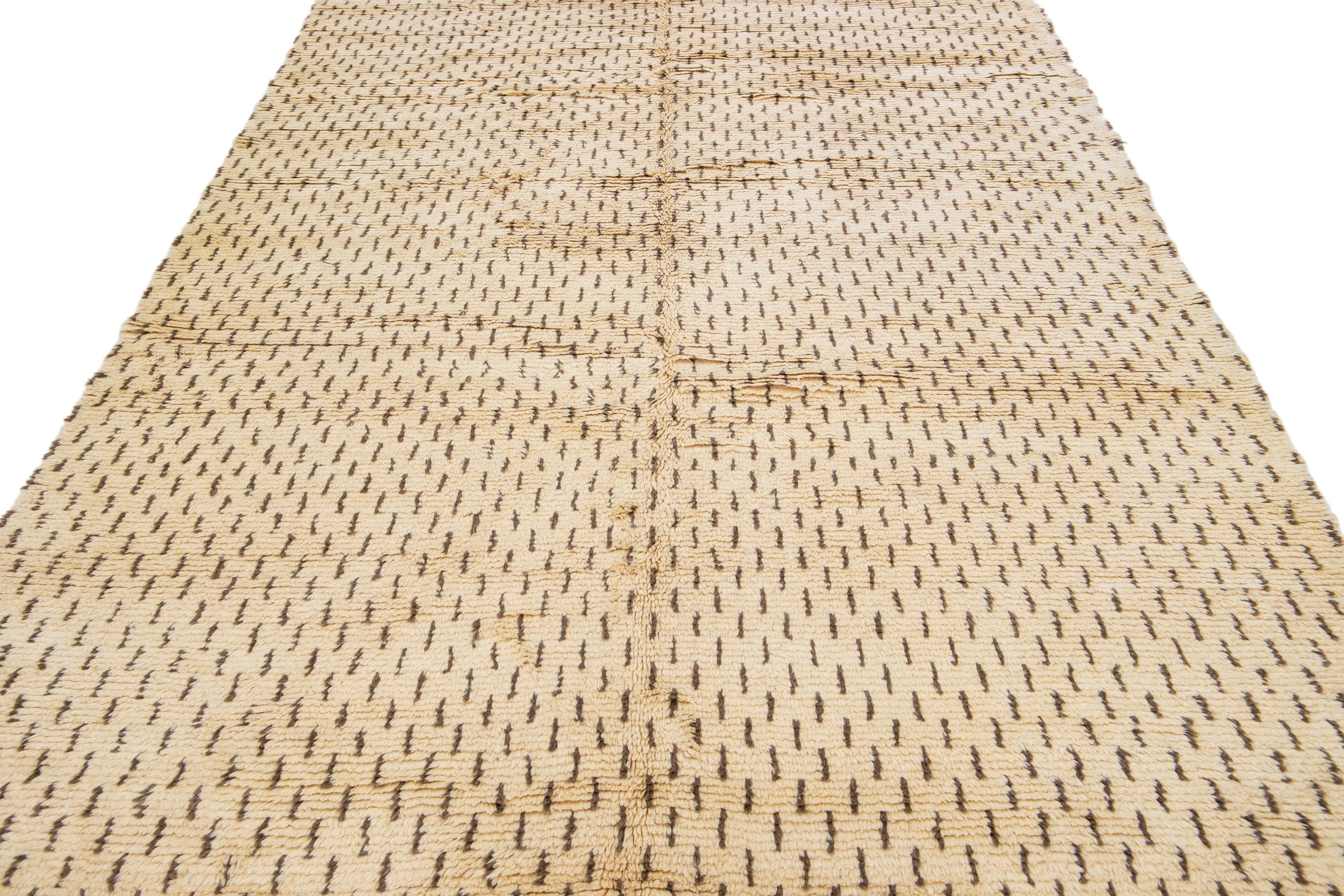 Indian Modern Moroccan Handmade Boho Style Tan Beige Wool Rug For Sale