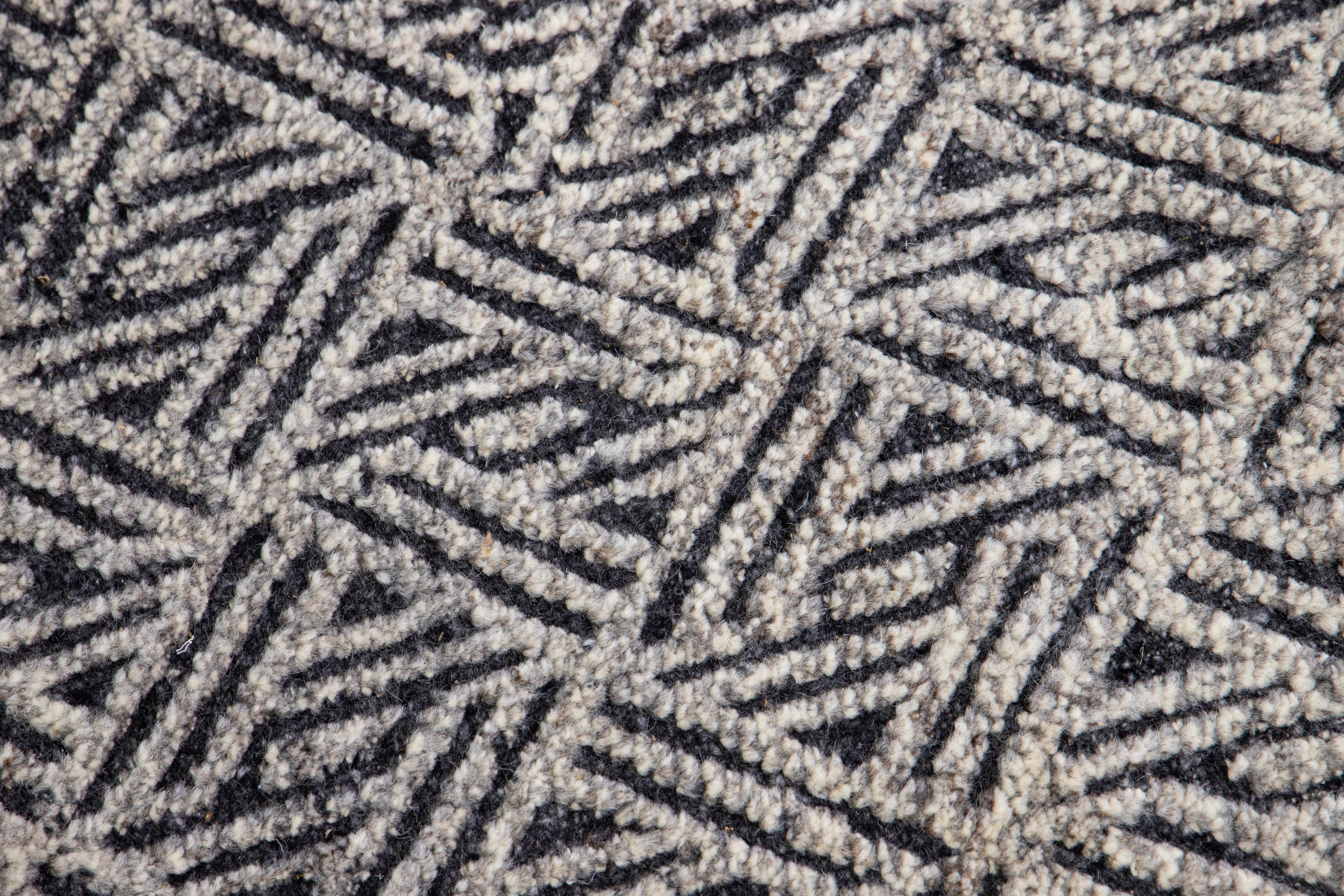 Moderne Tapis marocain moderne en laine bleue fait à la main par Apadana en vente
