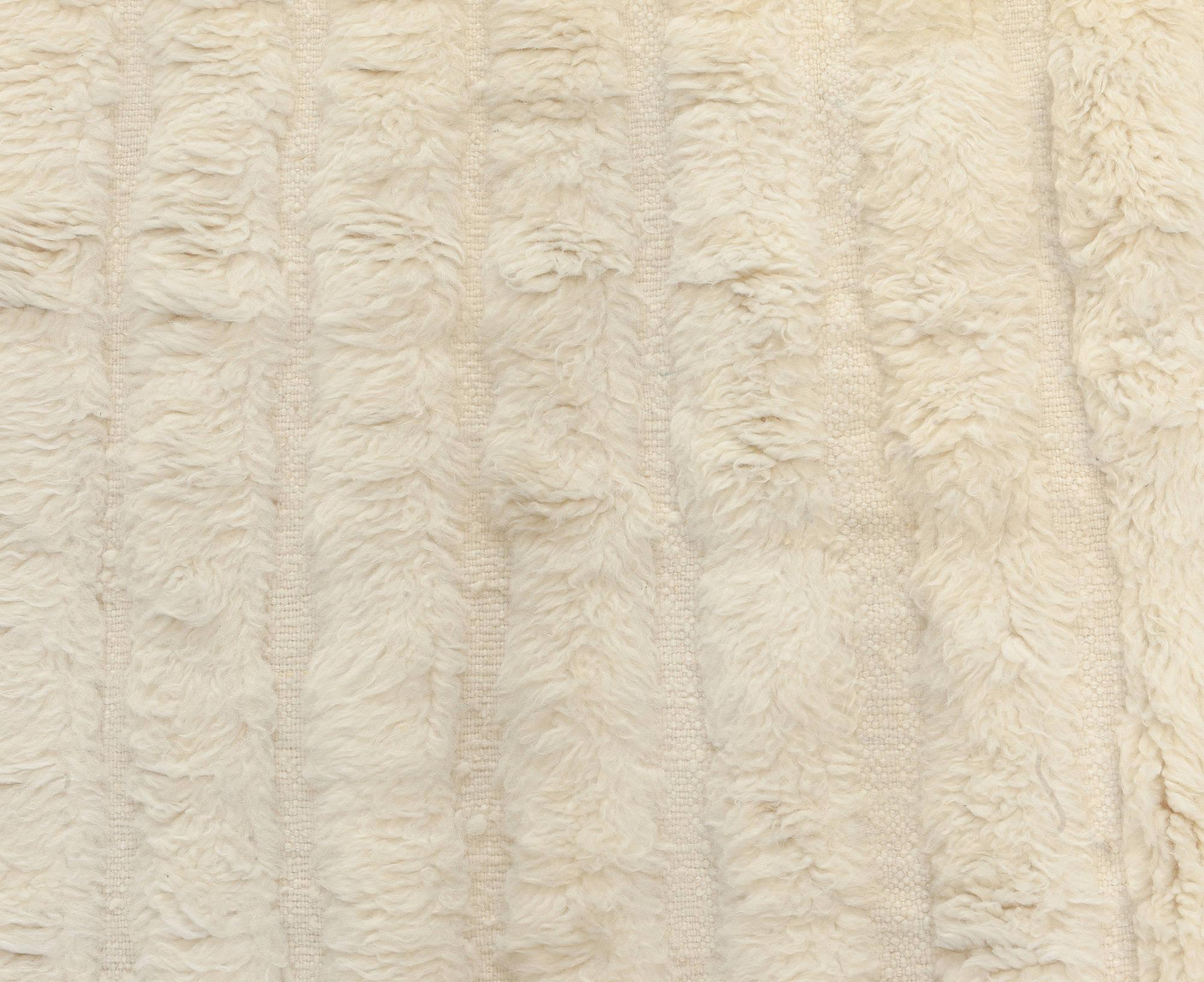 Moderne Tapis marocain moderne en laine High-Low par Doris Leslie Blau en vente