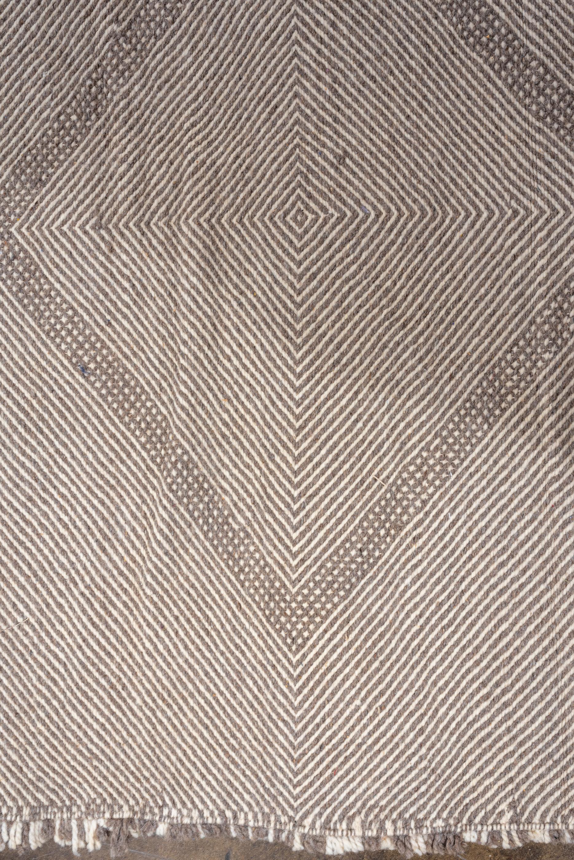 Noué à la main Tapis moderne marocain Kilim Design en vente