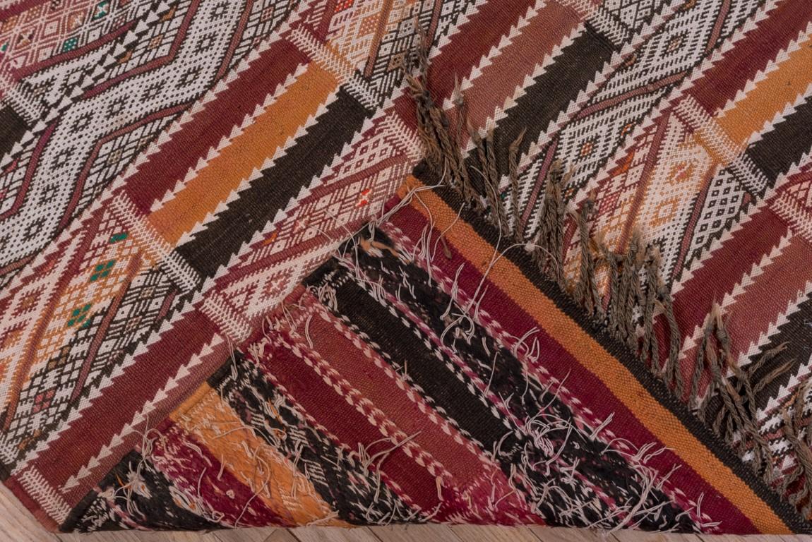 Metà XX secolo Kilim marocchino moderno in vendita