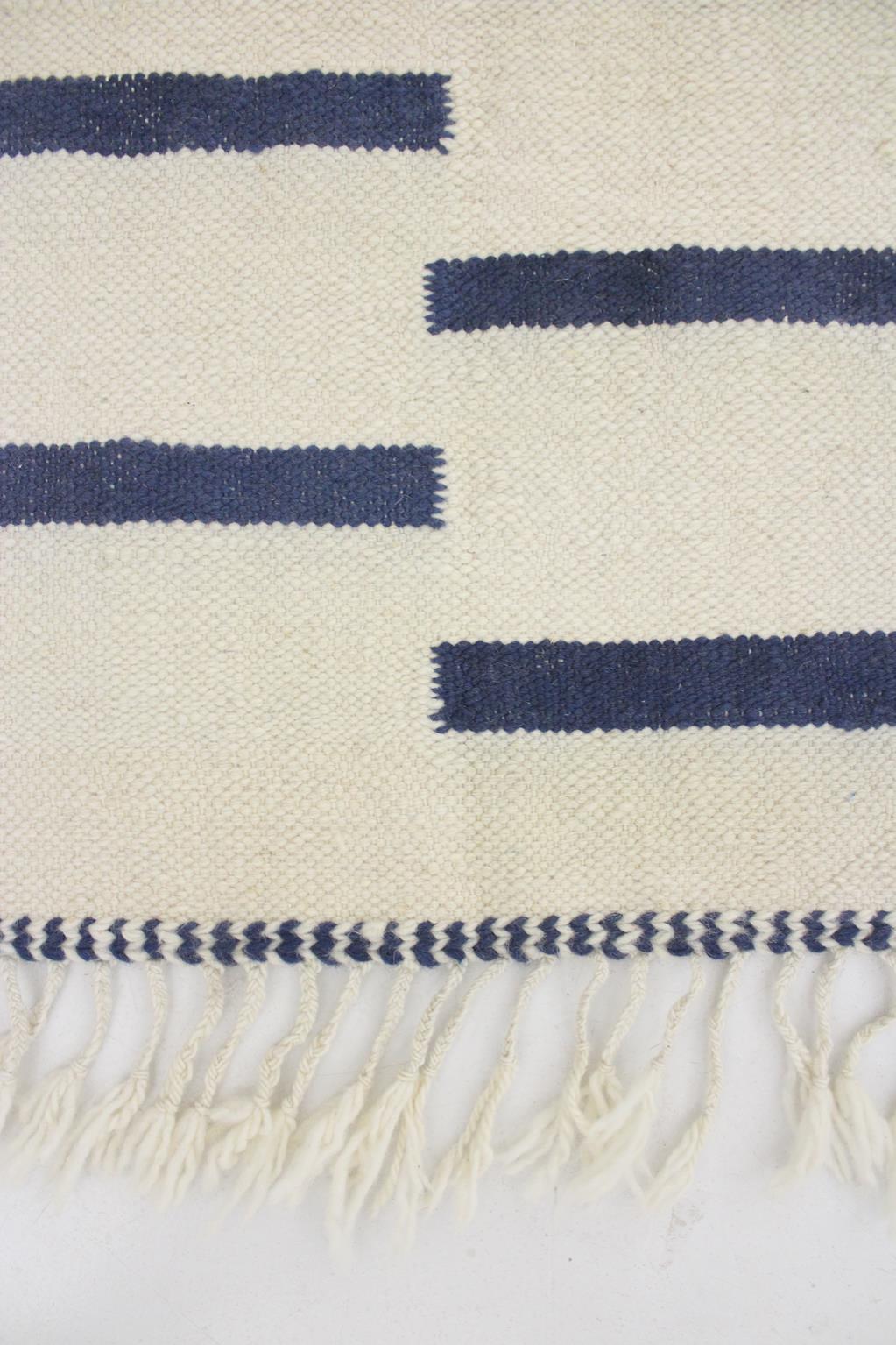 Modern Moroccan kilim rug - Cream/blue - 6.5x10.6feet / 200x323cm For Sale 6