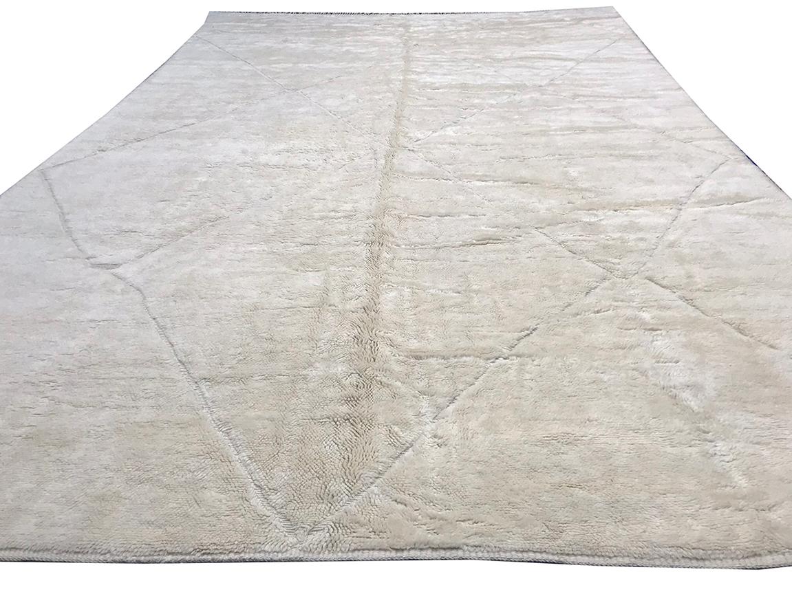Each of our Moroccan Beni rugs is a one-of-a-kind piece, with its own story and history. The weavers who create these beautiful textiles are part of a centuries-old tradition passed down from mother to daughter. The making of a Beni rug is truly an
