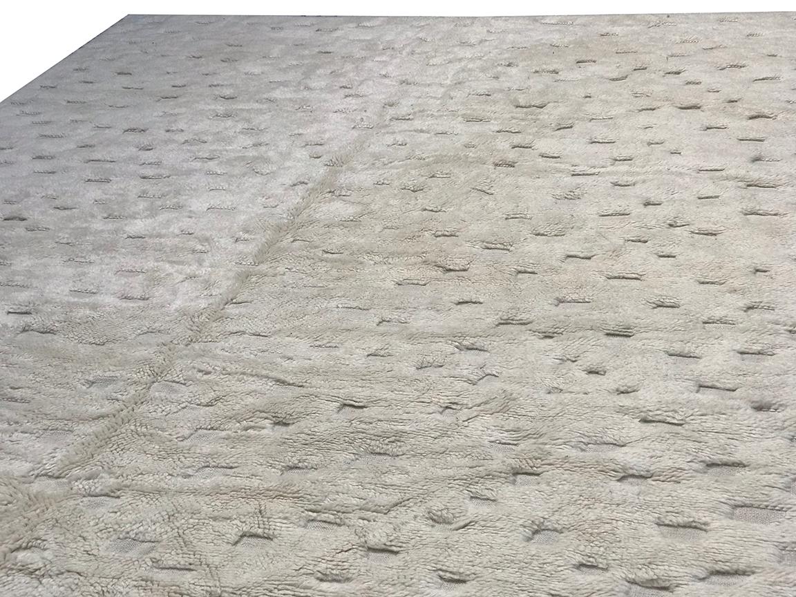 Moderner marokkanischer elfenbeinfarbener Mid-Century-Deco-Teppich von Silk Road Rug Inc. im Zustand „Neu“ im Angebot in Los Angeles, CA