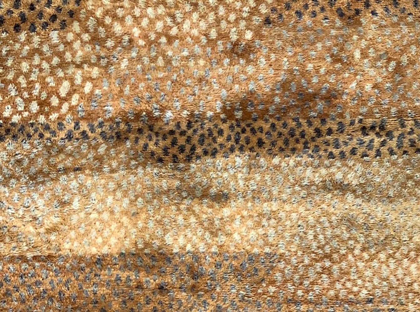 Moderner marokkanischer Mid-Century-Teppich in Gold, Cognac, Grau und Elfenbein von Silk Road Rug Inc. im Angebot 2