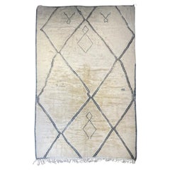 Tapis marocain moderne du milieu du siècle dernier, ivoire et bleu sarcelle par Silk Road Rug Inc