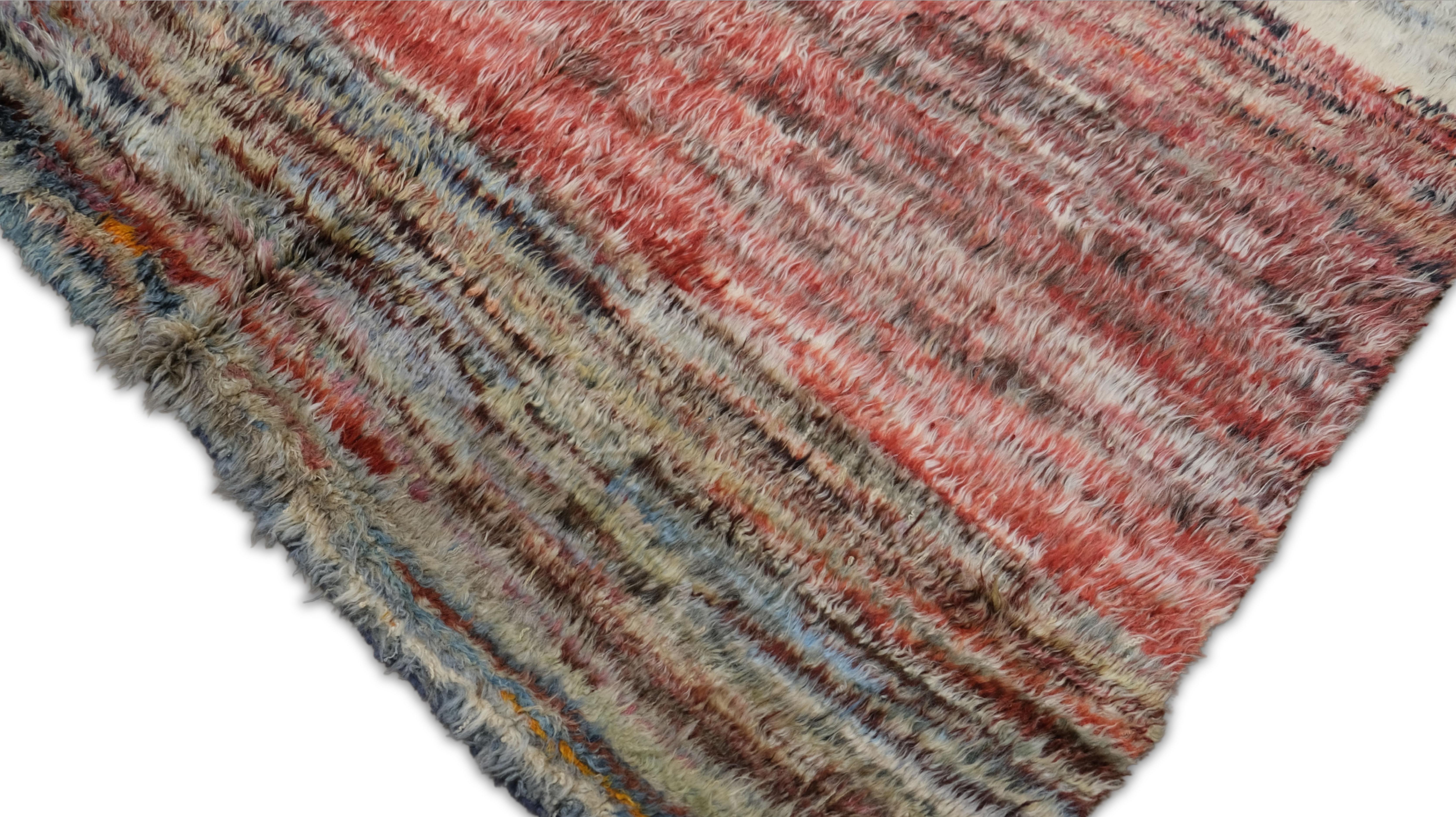 Moderner marokkanischer Muti-farbener gestreifter Wollteppich 5'6''x8'5'' (Wolle) im Angebot