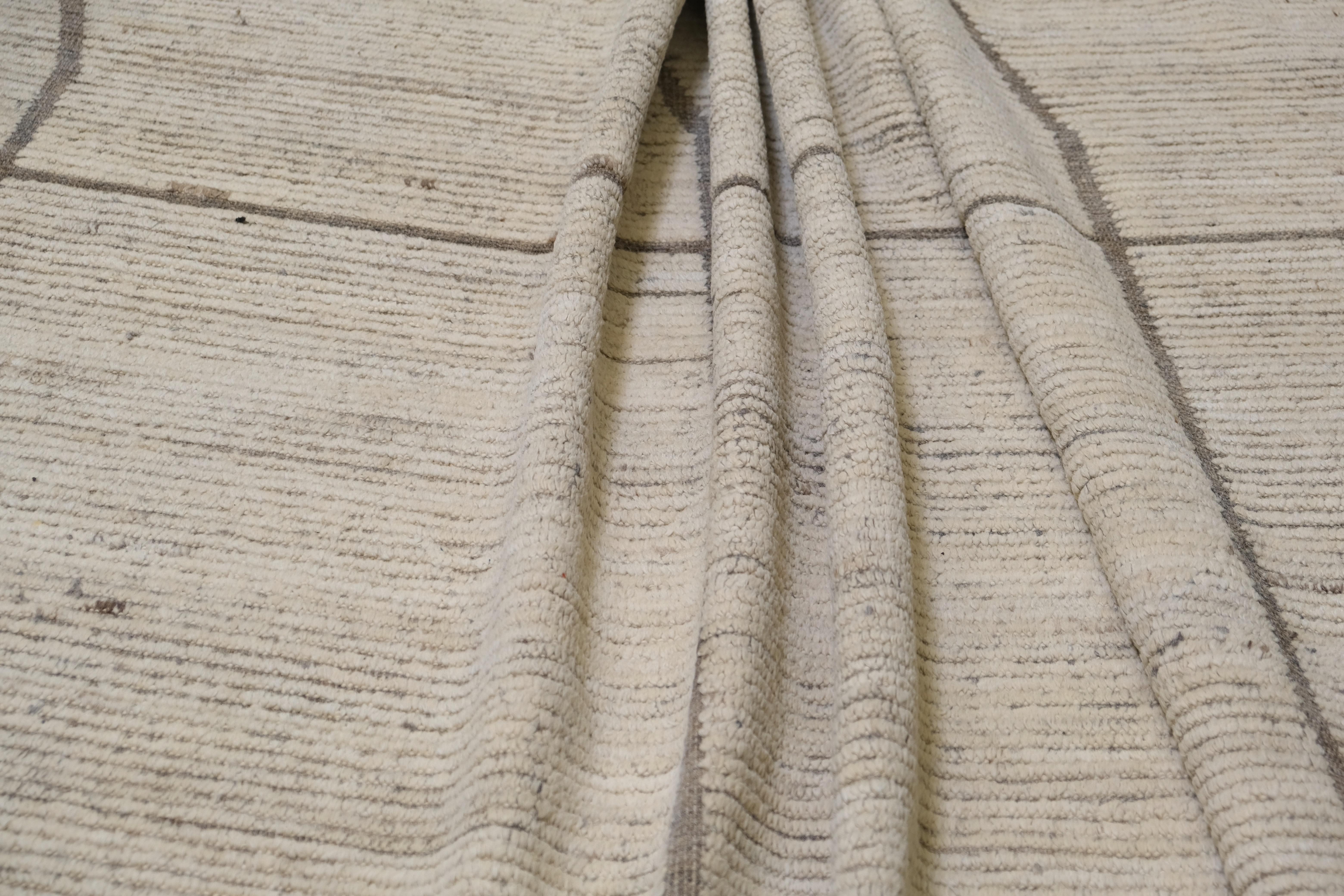 Afghan Tapis marocain moderne en laine neutre 15'x23' en vente