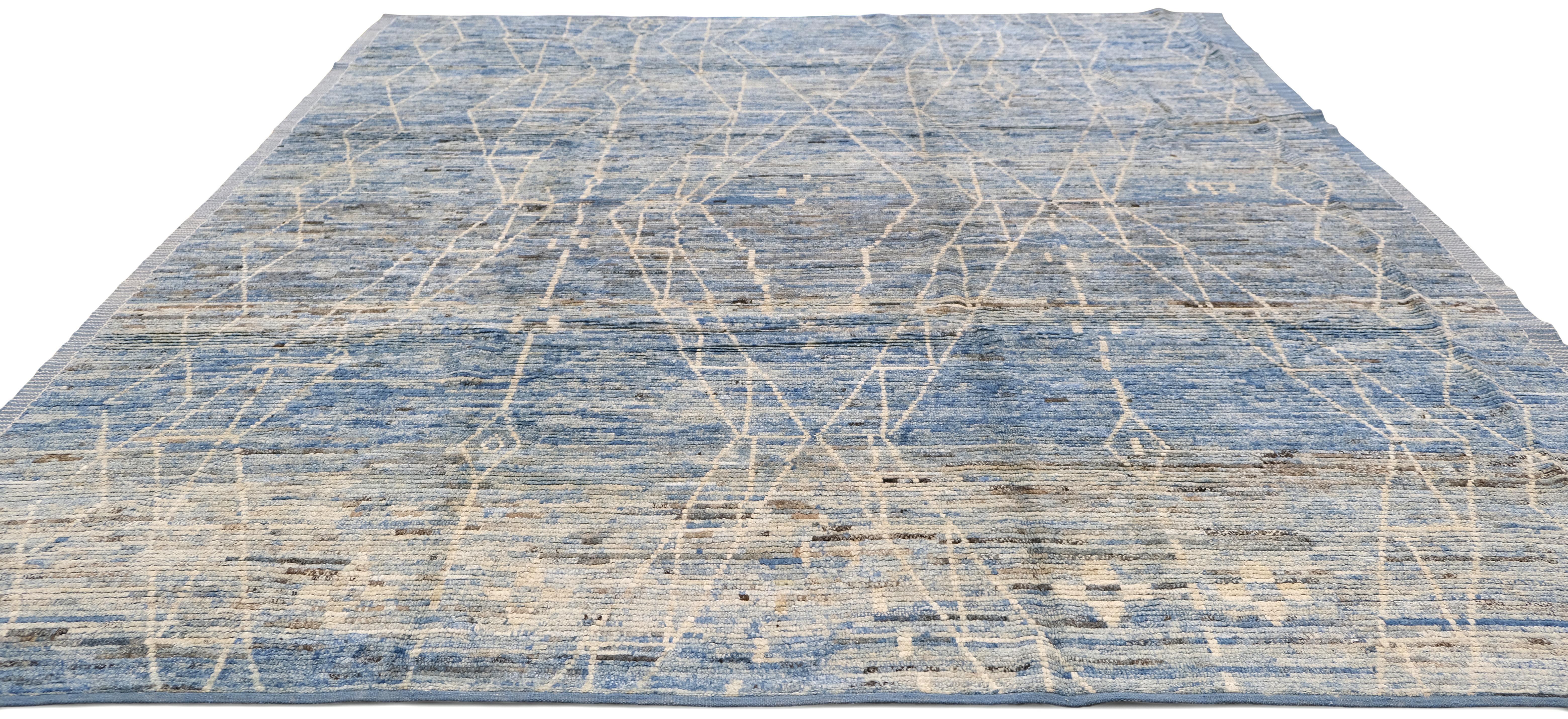 Moderner marokkanischer gemusterter blau getönter Wollteppich 9'6''x12' (Afghanisch) im Angebot