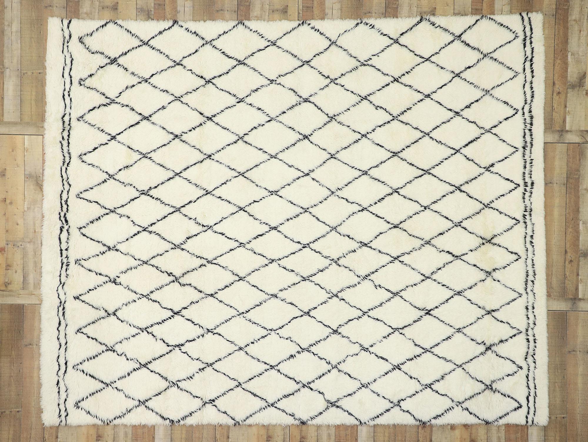 Contemporary Modern Moroccan Rug, Cozy Cohesiveness Meets Soft and Subtle For Sale