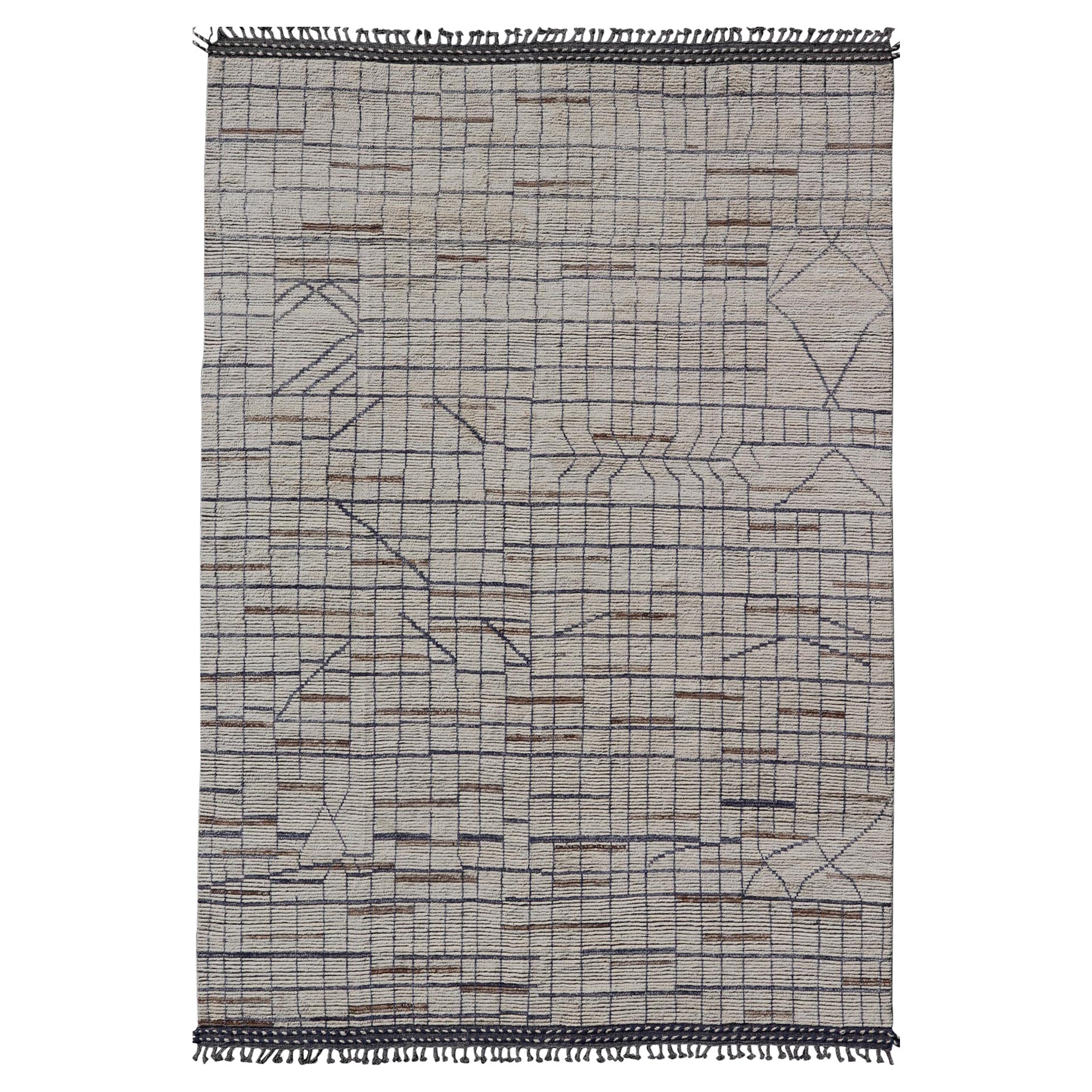 Tapis marocain moderne dans des tons neutres avec un design discret et des touches de bleu