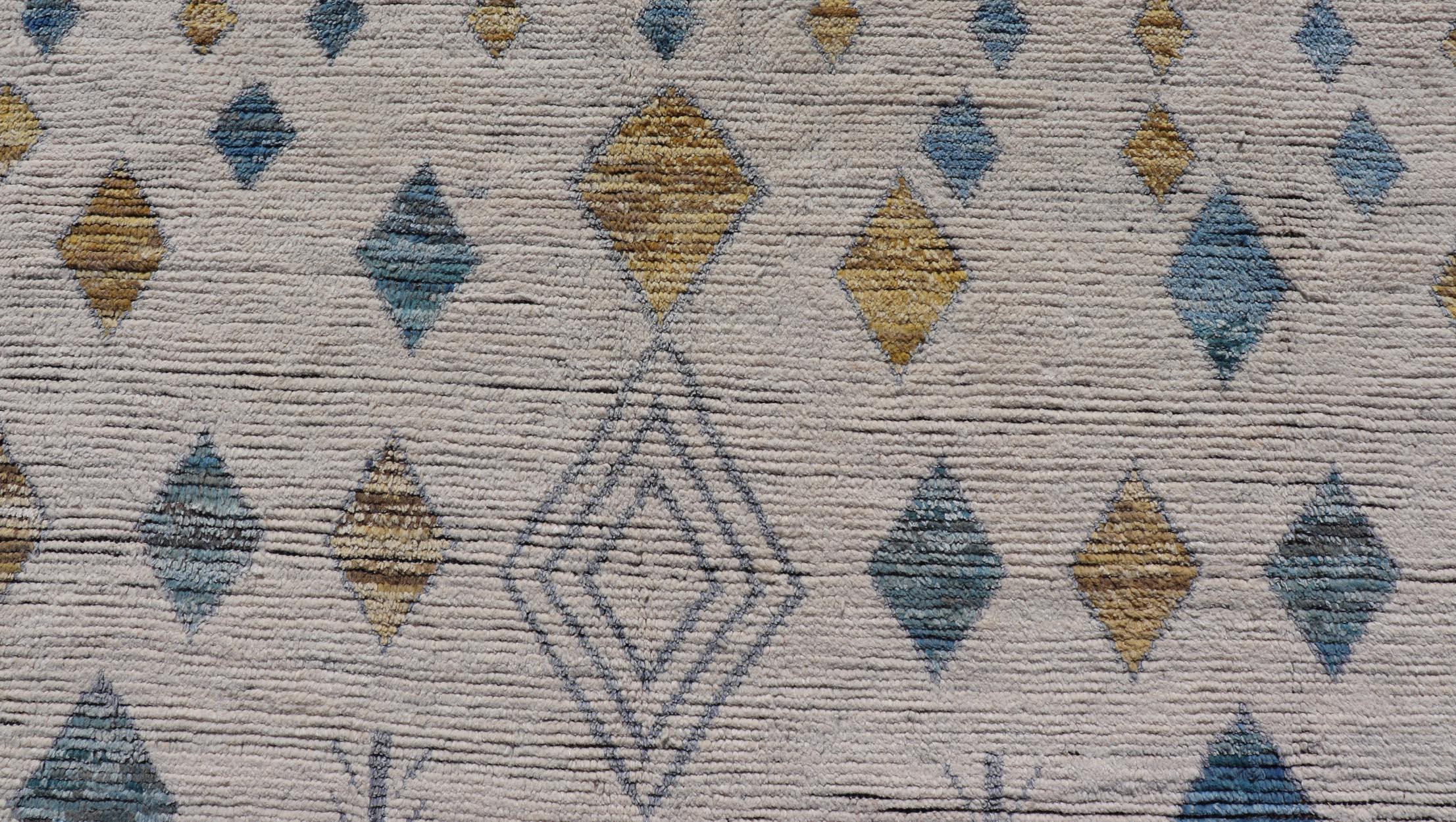 Modern Moroccan Rug in Wool with Sub-Geometric Tribal Diamond Design On Ivory  3