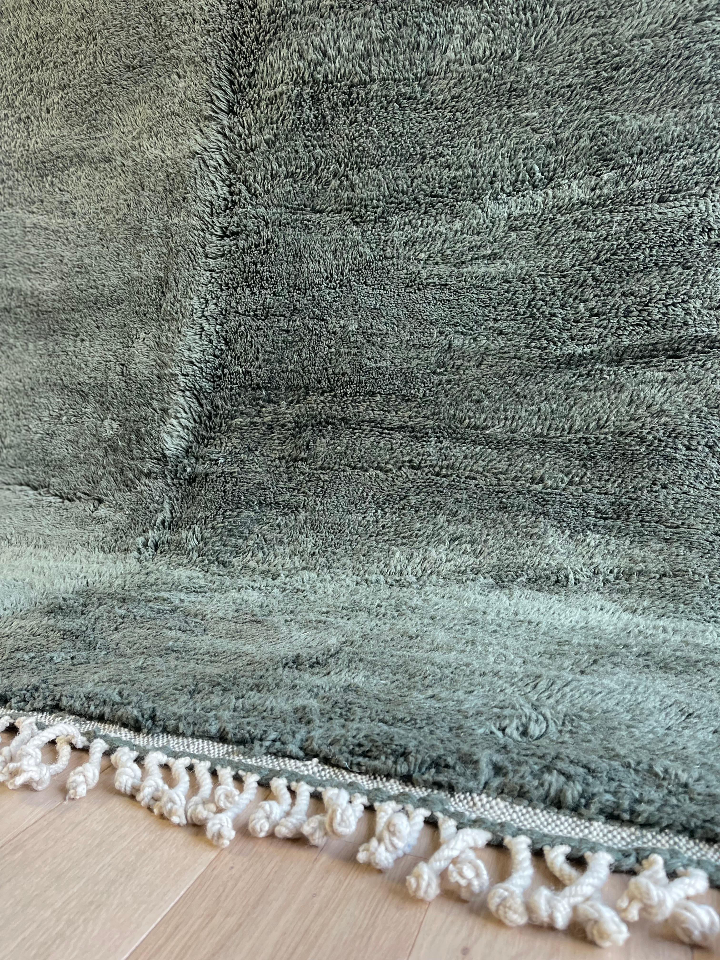 Alfombra marroquí moderna Lana natural por el diseñador francés SD en venta 1