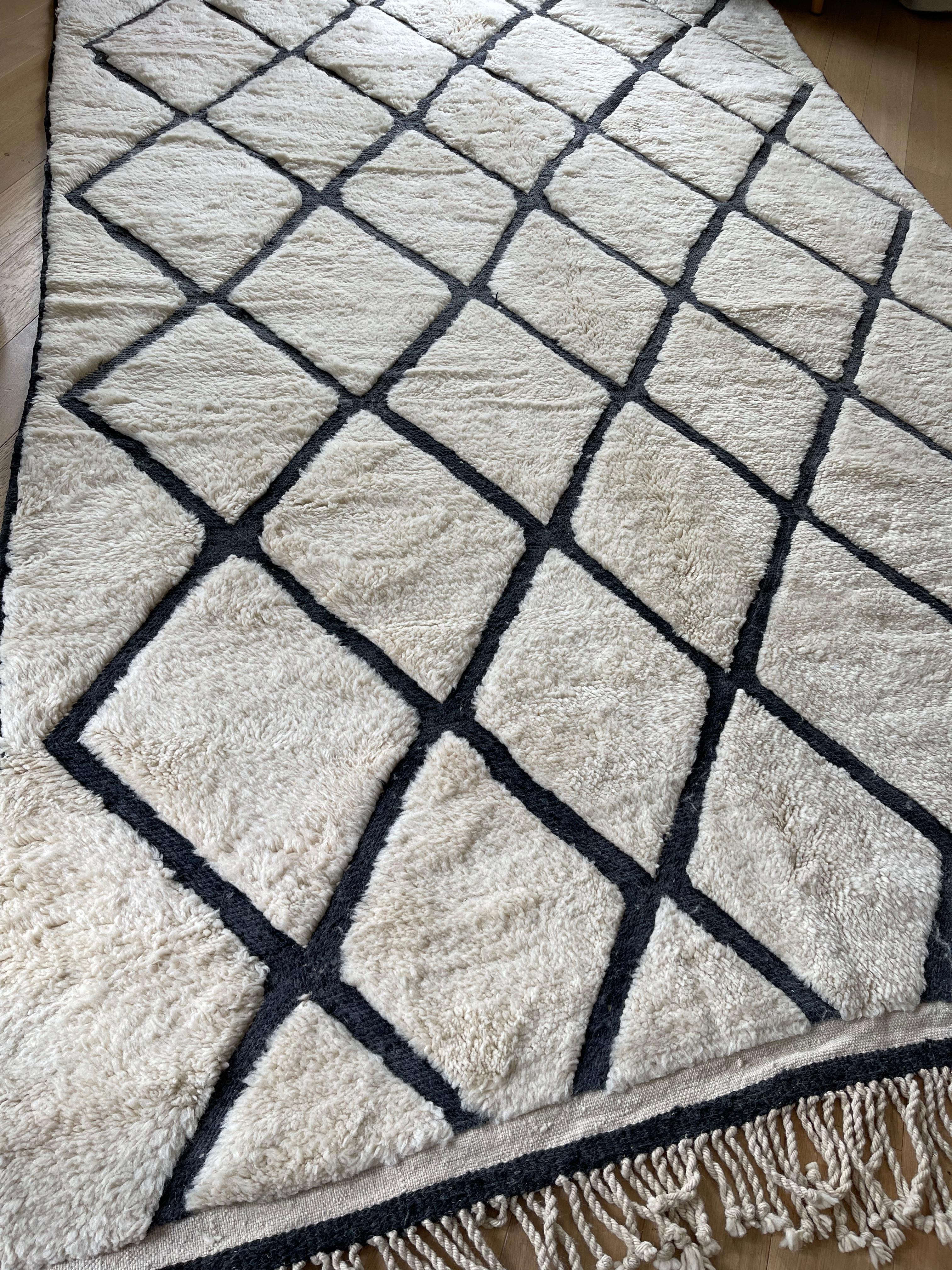 Contemporary Modern Moroccan Rug Natural Wool For Sale