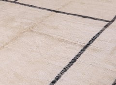 Moderner marokkanischer Teppich mit handgewebtem abstraktem Gitterdesign